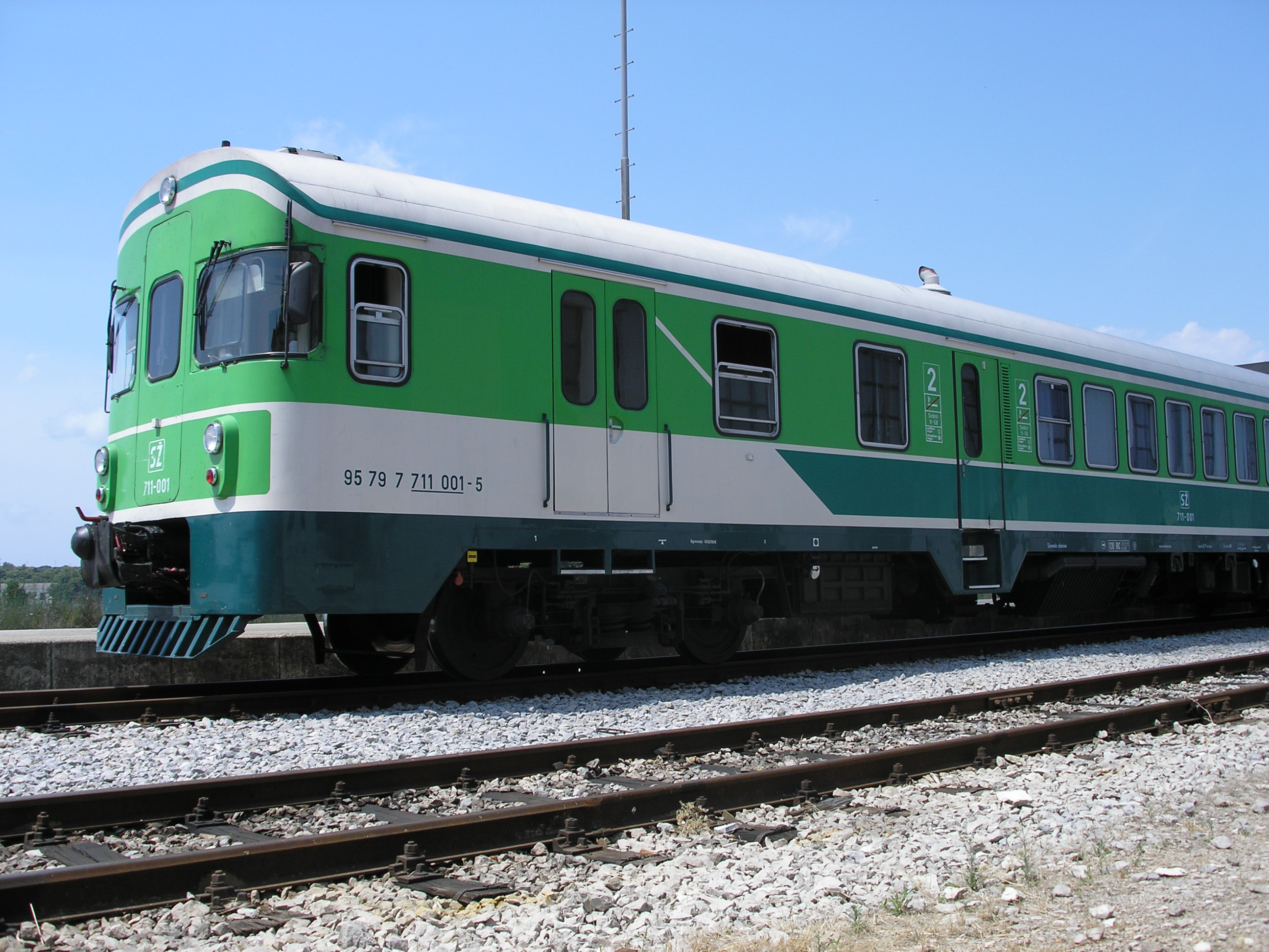 Sž series 711 train (green 01)