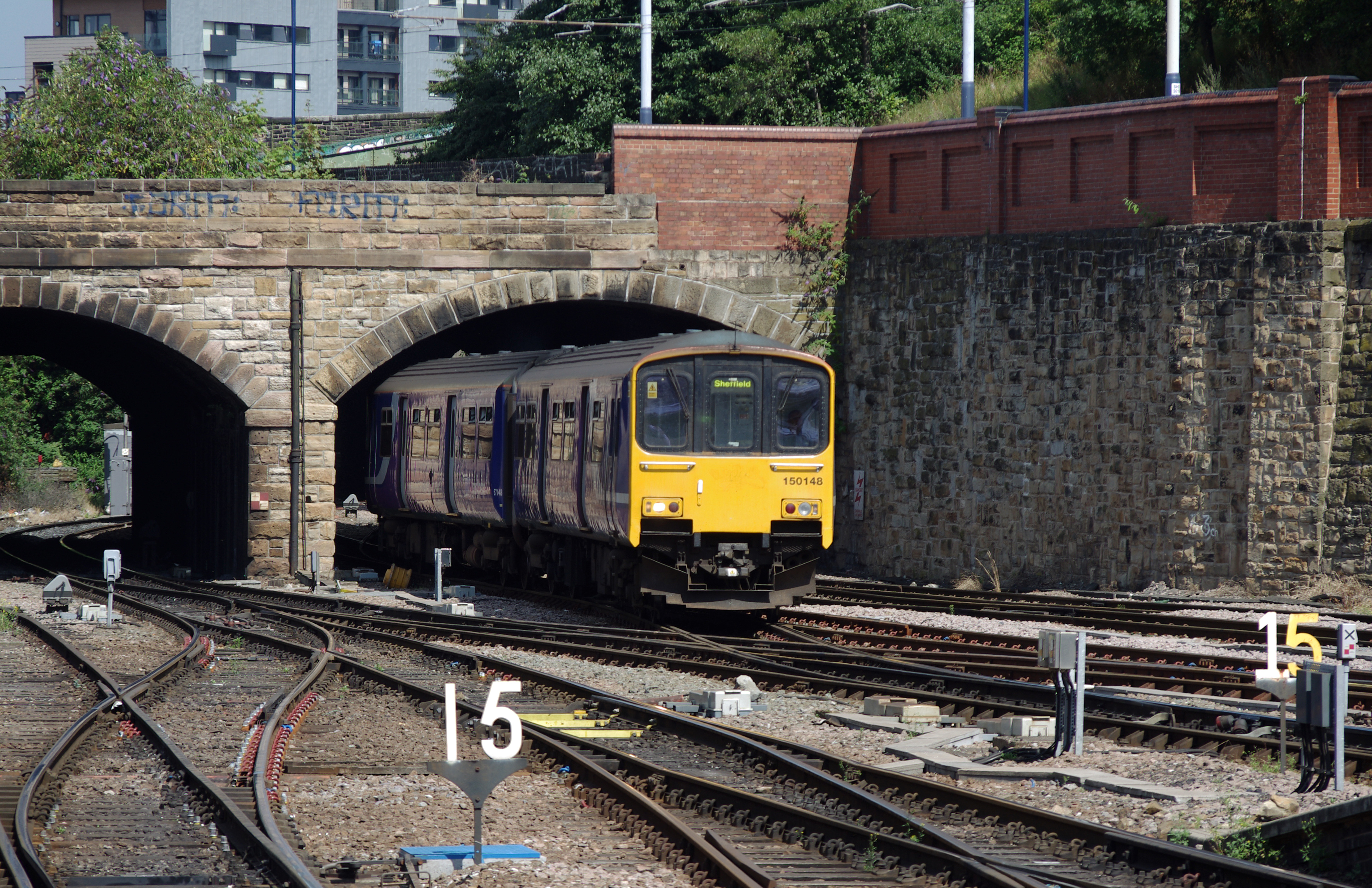 Sheffield station MMB 02 150148
