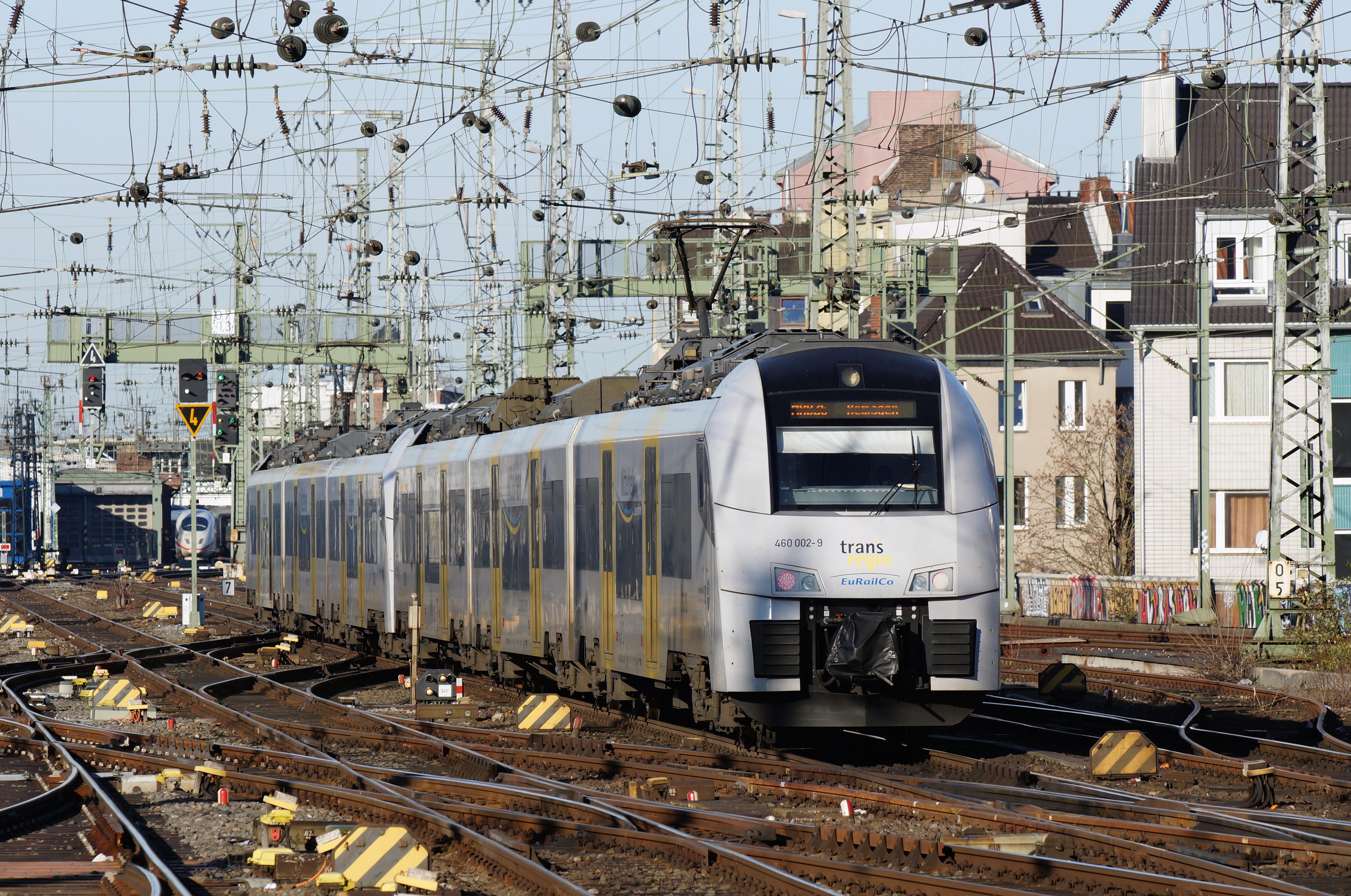 460 002-9 (Siemens Desiro Mainline) Köln Hauptbahnhof 2015-12-26-01