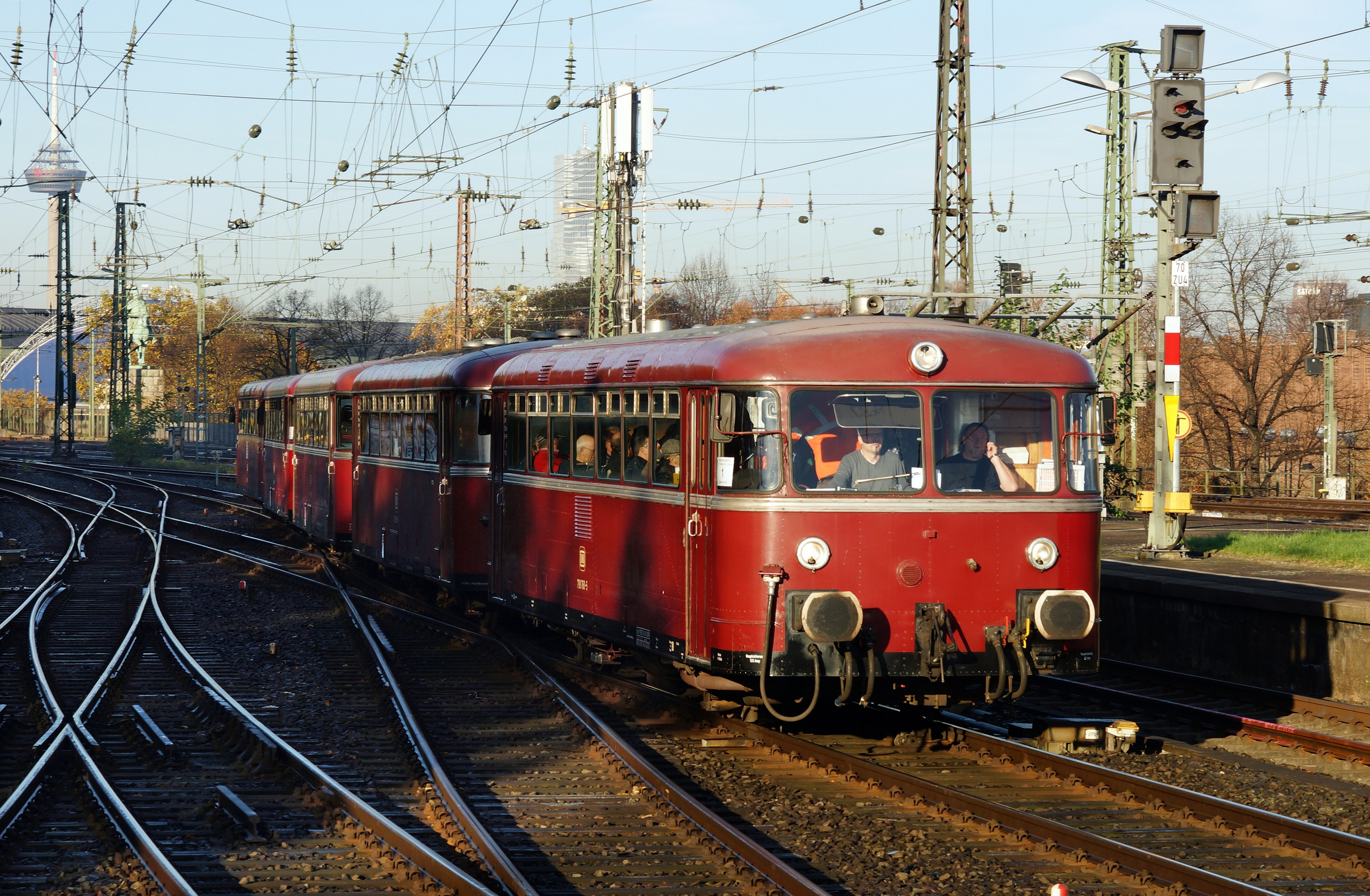 798 760-5 Köln-Deutz 2015-11-02-04