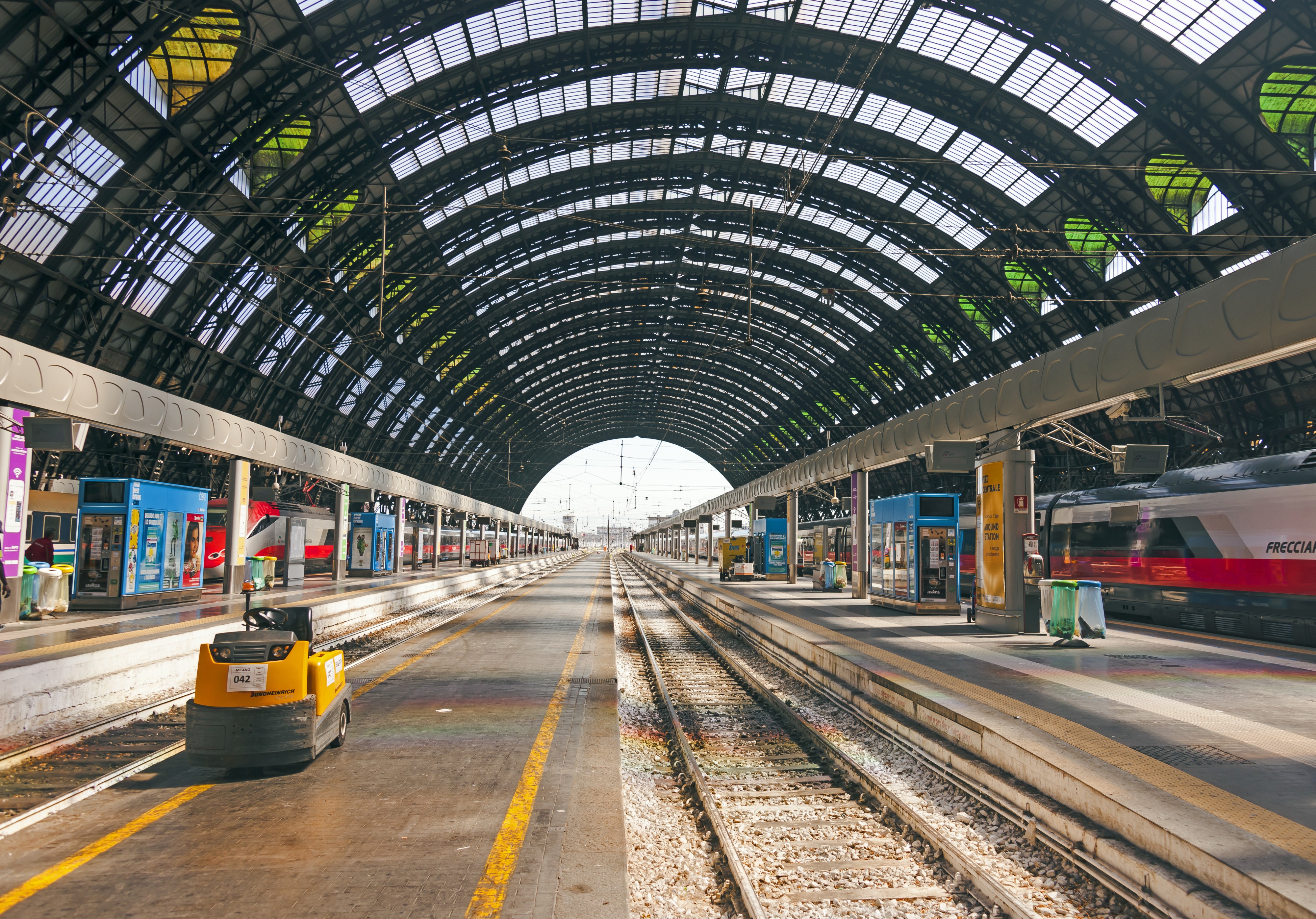 Platforms at Milano Centrale Stazione central trainshed