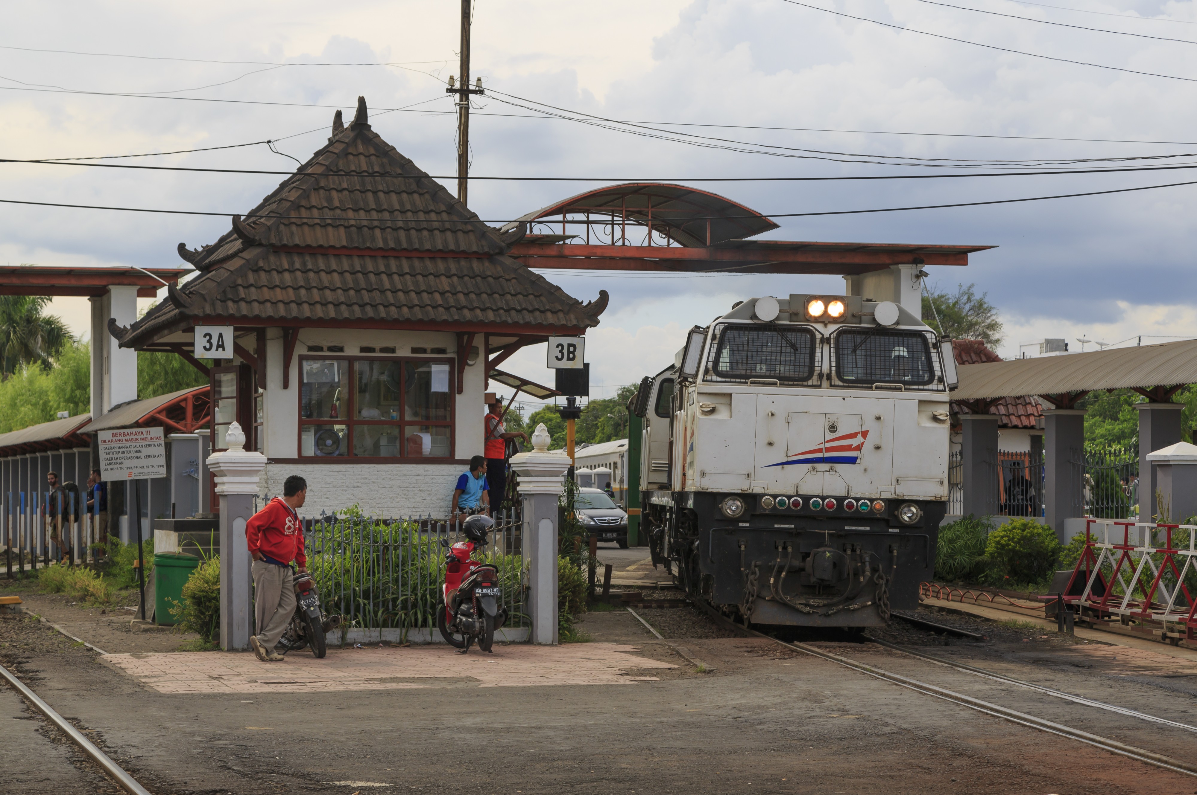 Yogyakarta Indonesia Train-at-Tugu-Railway-Station-01
