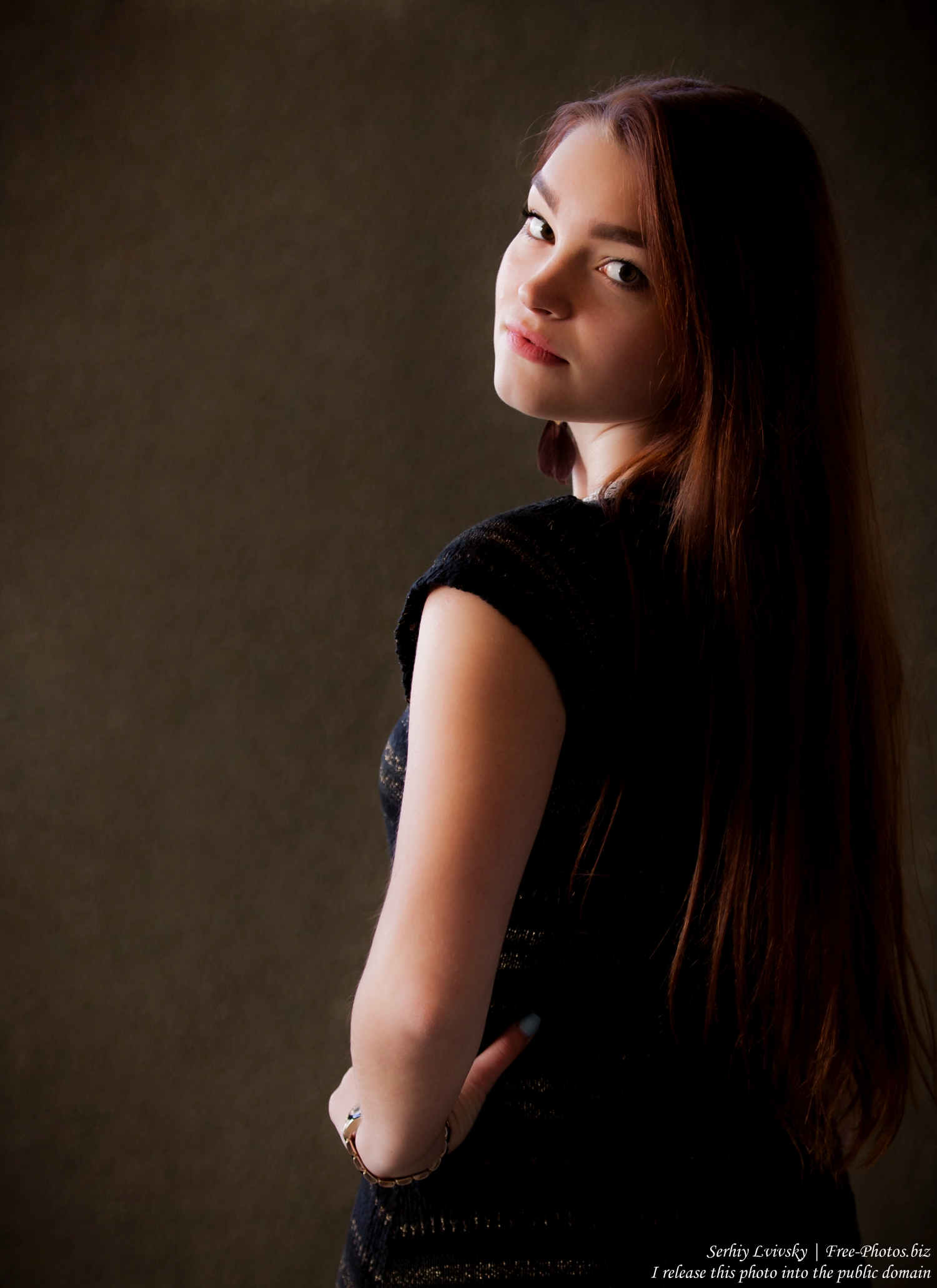 an_18-year-old_girl_photographed_by_serhiy_lvivsky_in_oct_2015_12
