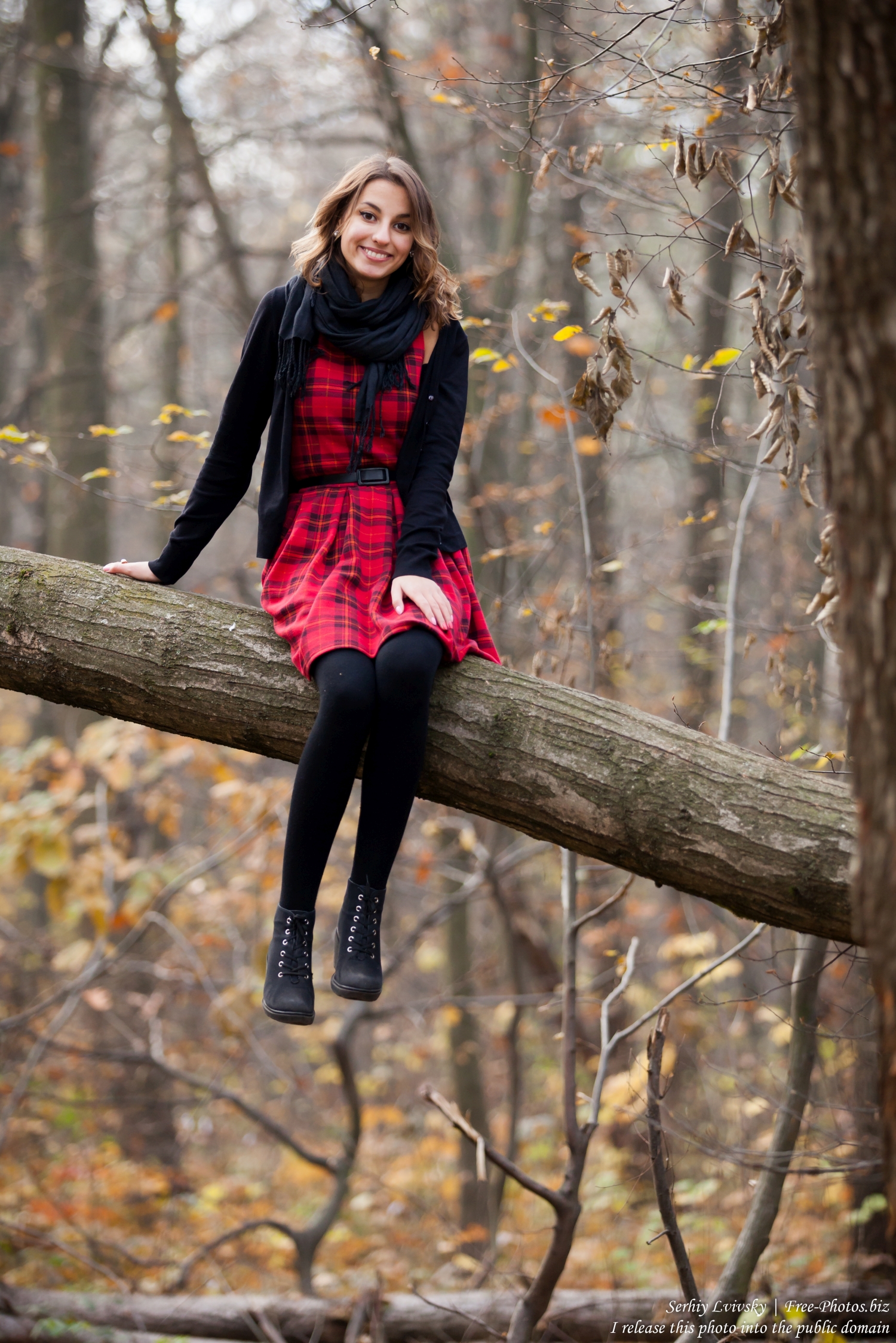 an_18-year-old_pretty_girl_photographed_by_serhiy_lvivsky_in_november_2015_13