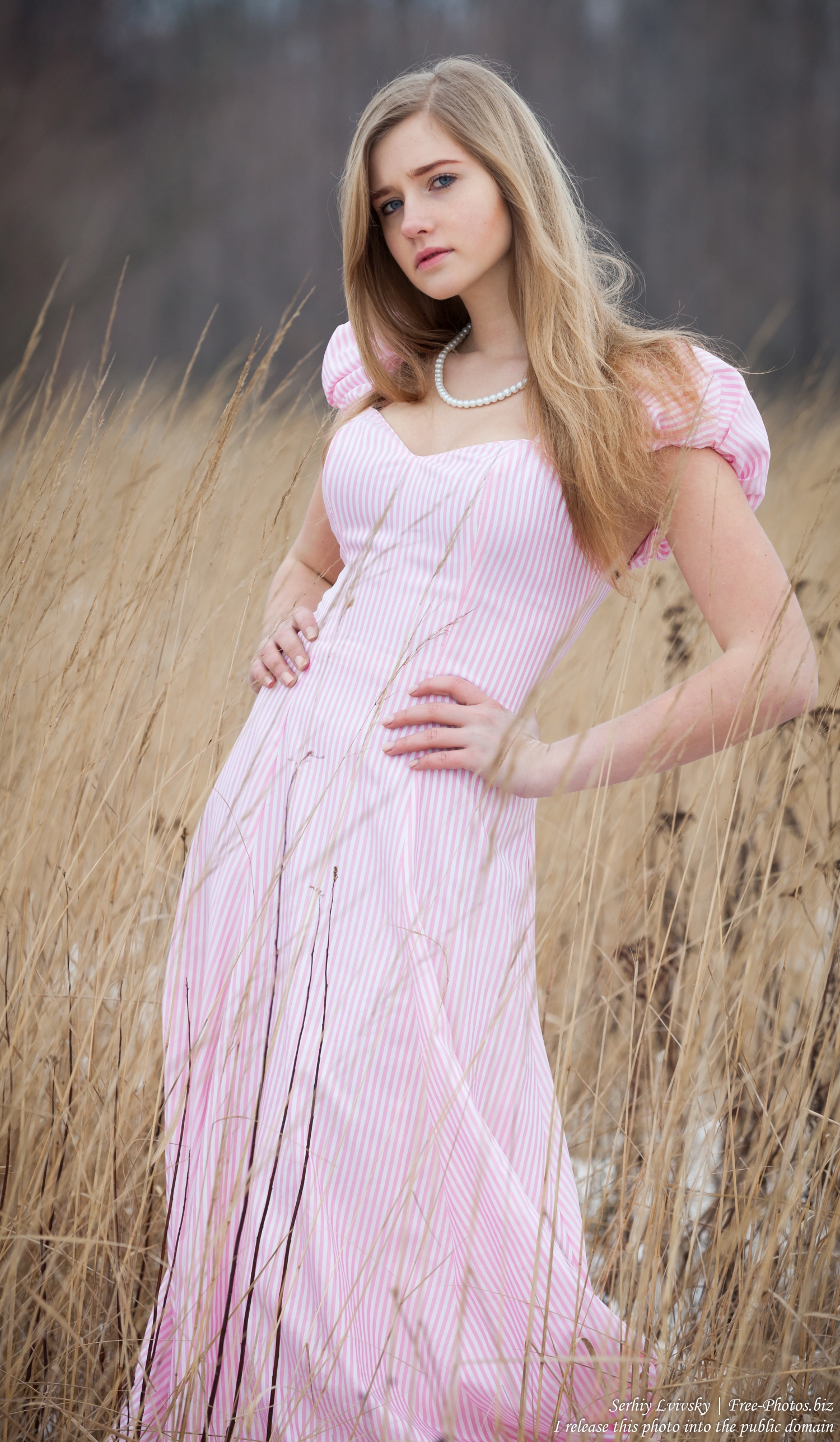 a_natural_blond_17-year-old_girl_photographed_by_serhiy_lvivsky_in_january_2016_01