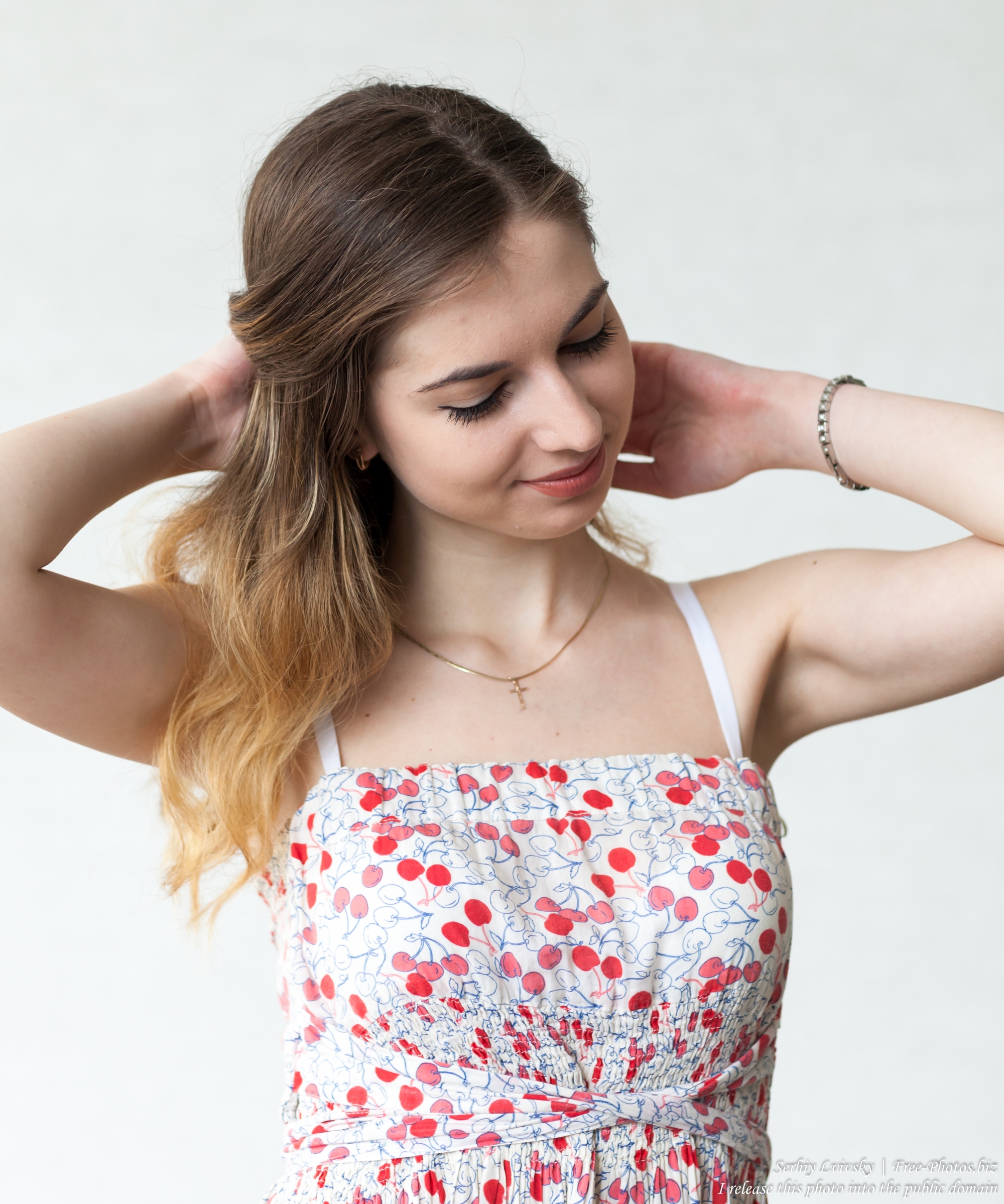 julia_a_19-year-old_girl_photographed_in_may_2017_by_serhiy_lvivsky_05