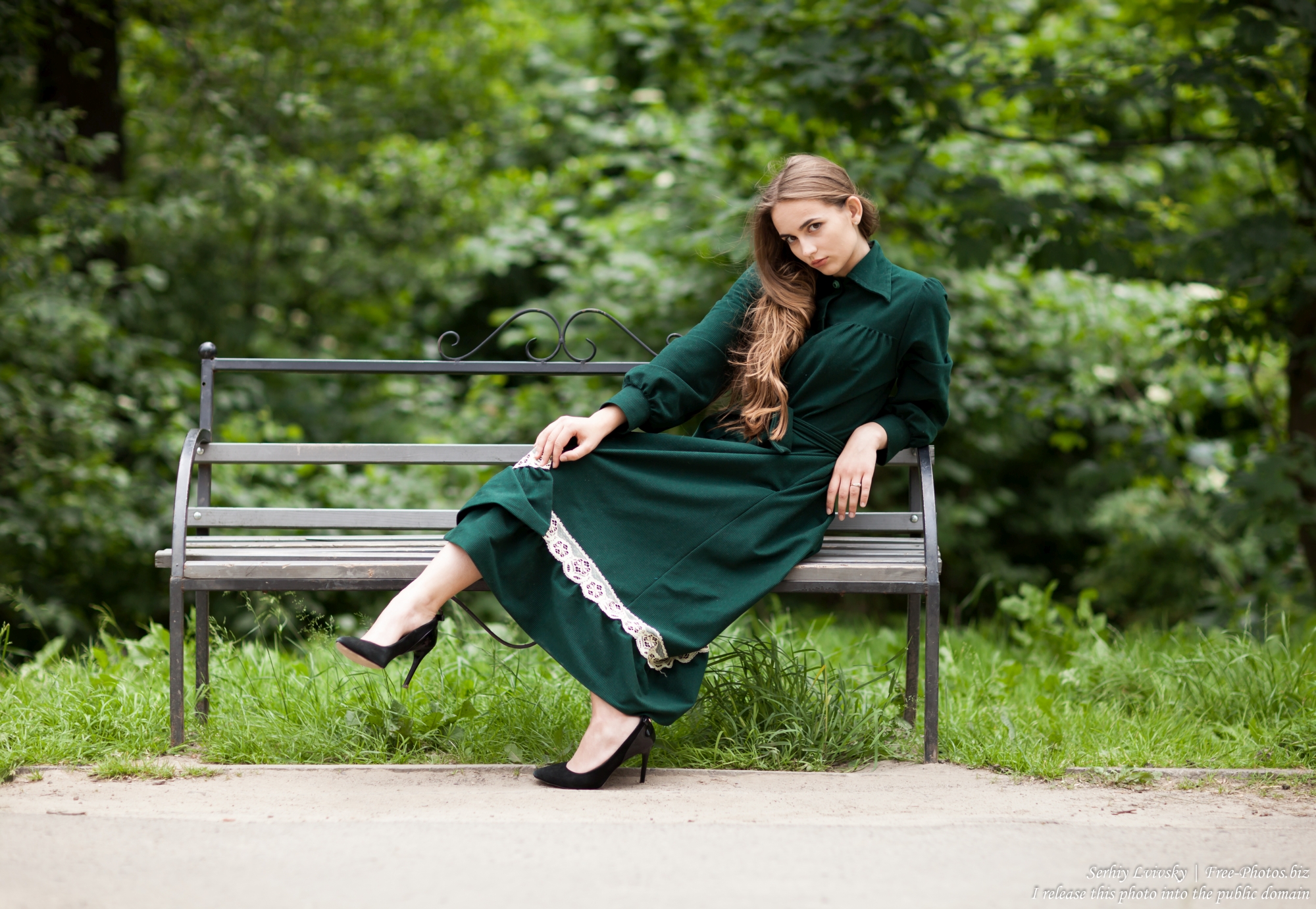vika_a_19-year-old_girl_with_natural_fair_hair_photographed_in_june_2017_by_serhiy_lvivsky_36