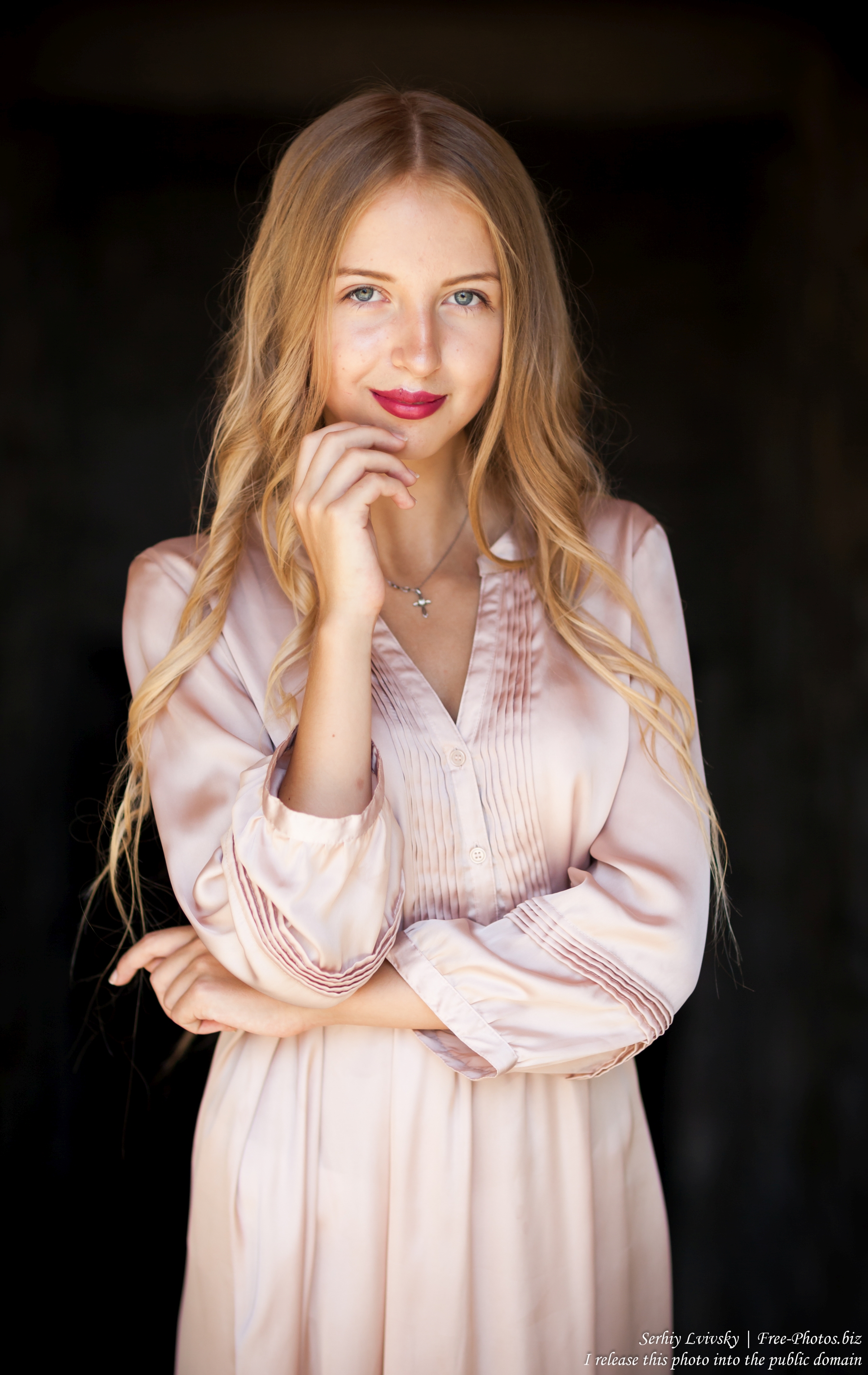 ania_a_14-year-old_natural_blonde_girl_photographed_by_serhiy_lvivsky_in_august_2017_04