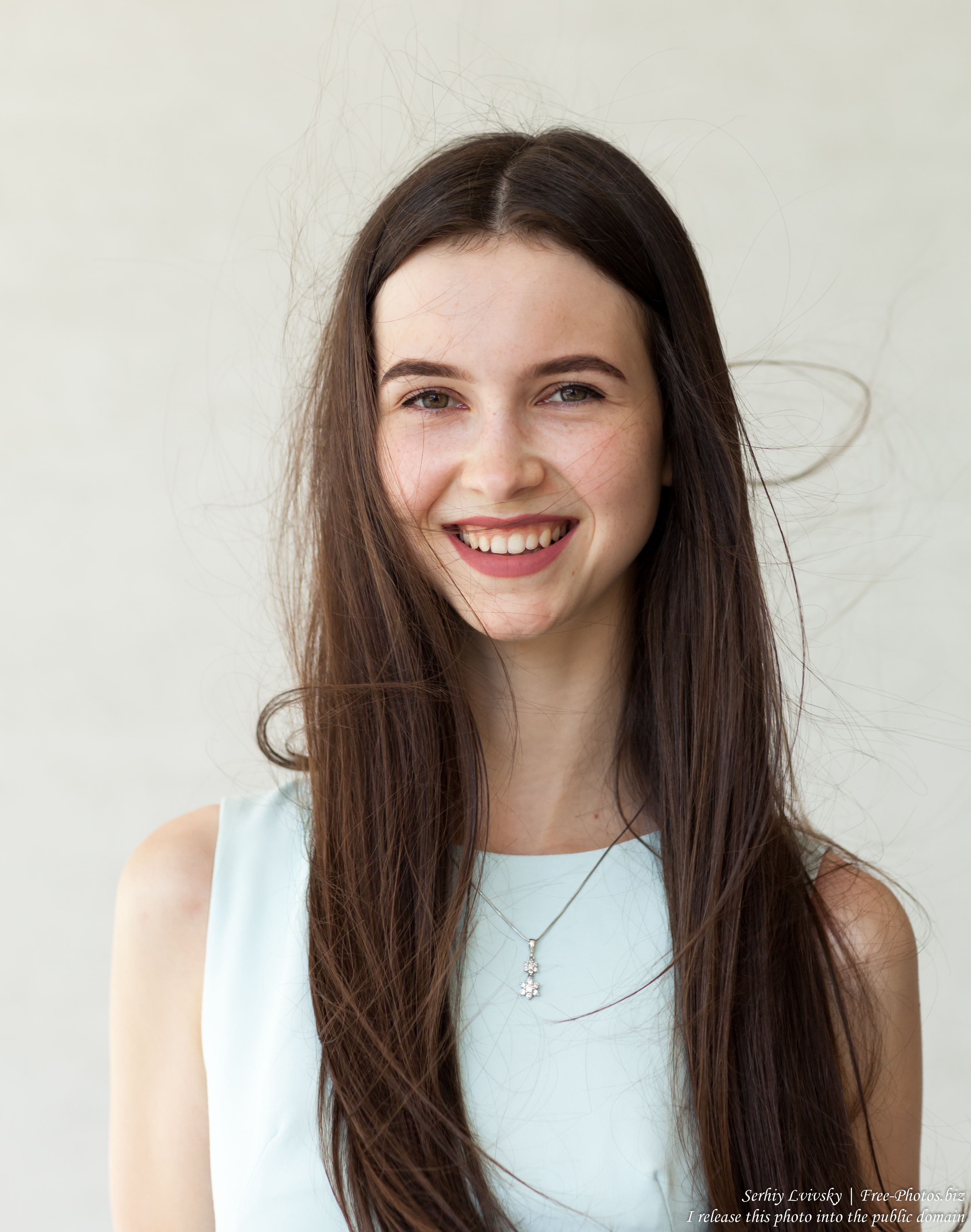 vika_a_25-year-old_brunette_woman_photographed_by_serhiy_lvivsky_in_july_2018_13