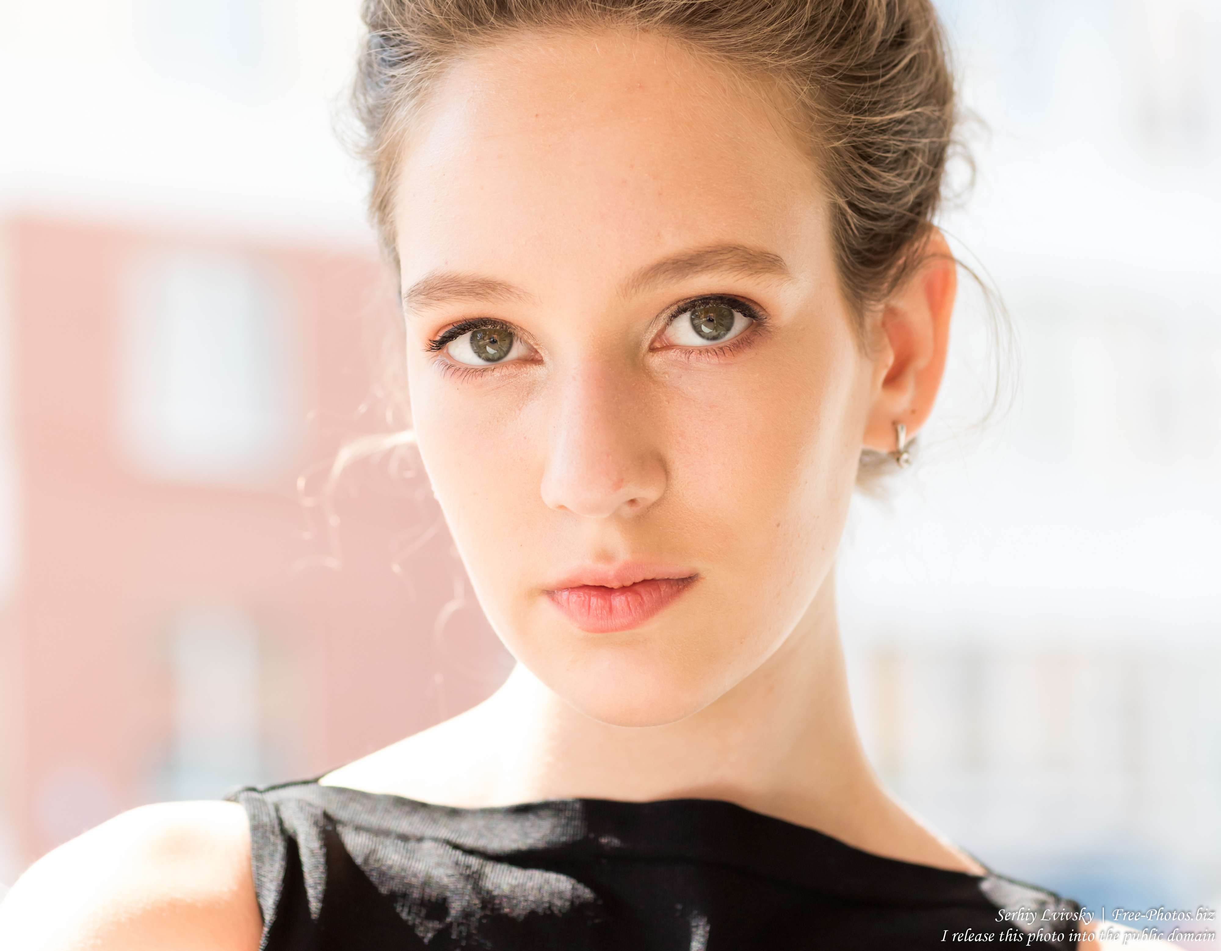 nastia_a_16-year-old_girl_with_natural_fair_hair_photographed_in_june_2019_by_serhiy_lvivsky_20