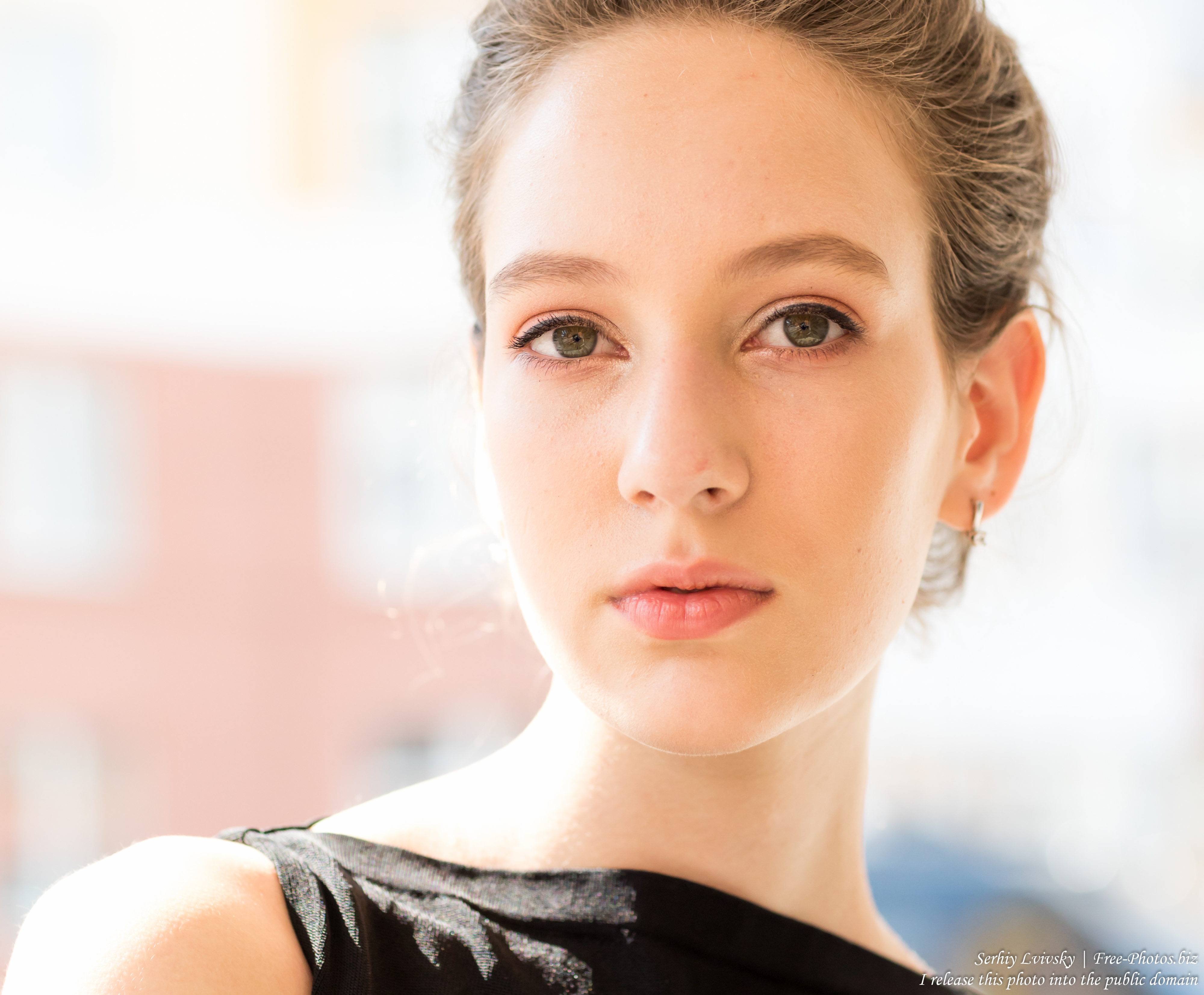 nastia_a_16-year-old_girl_with_natural_fair_hair_photographed_in_june_2019_by_serhiy_lvivsky_25