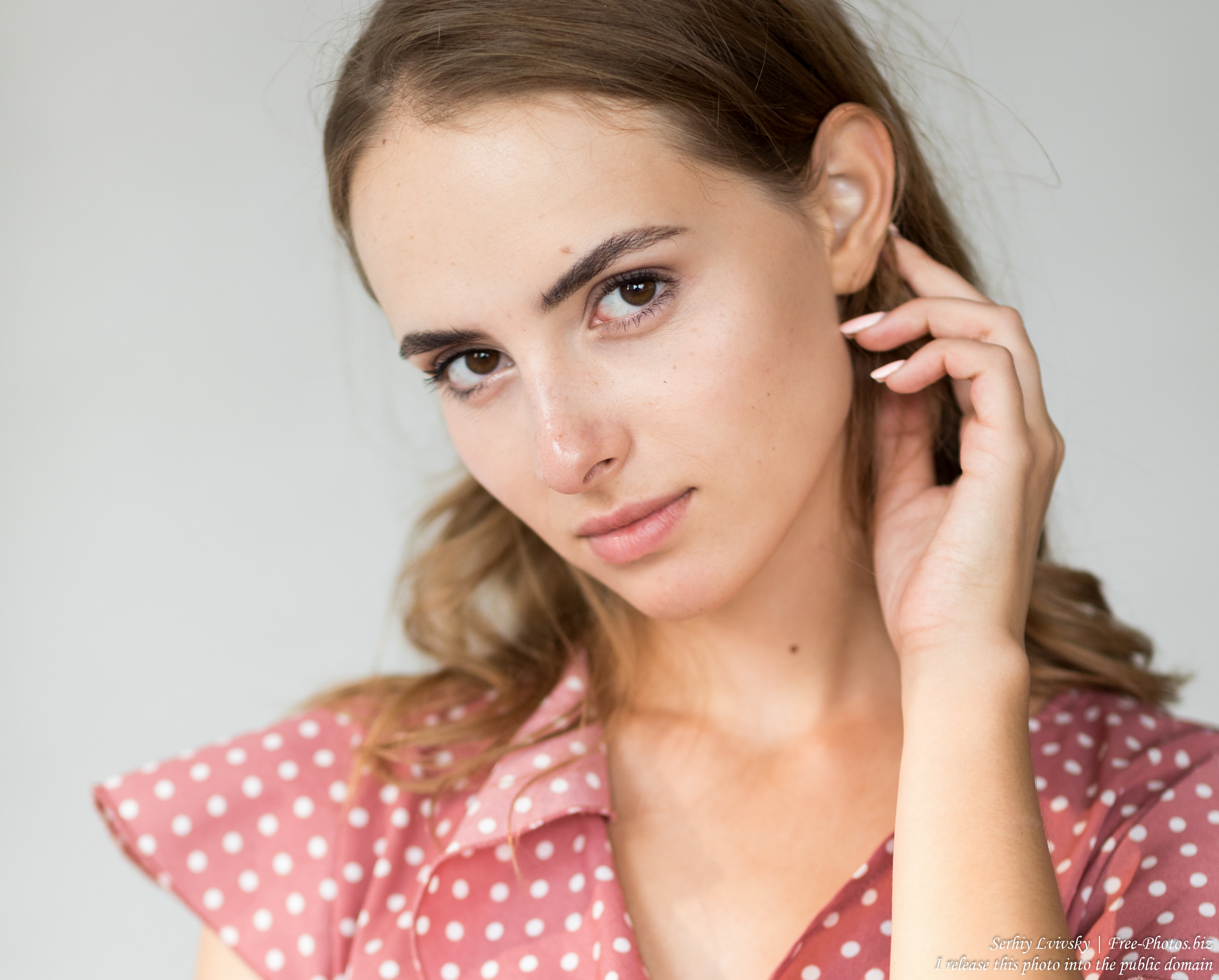 anna_a_20-year-old_fair-haired_girl_photographed_in_september_2019_by_serhiy_lvivsky_27