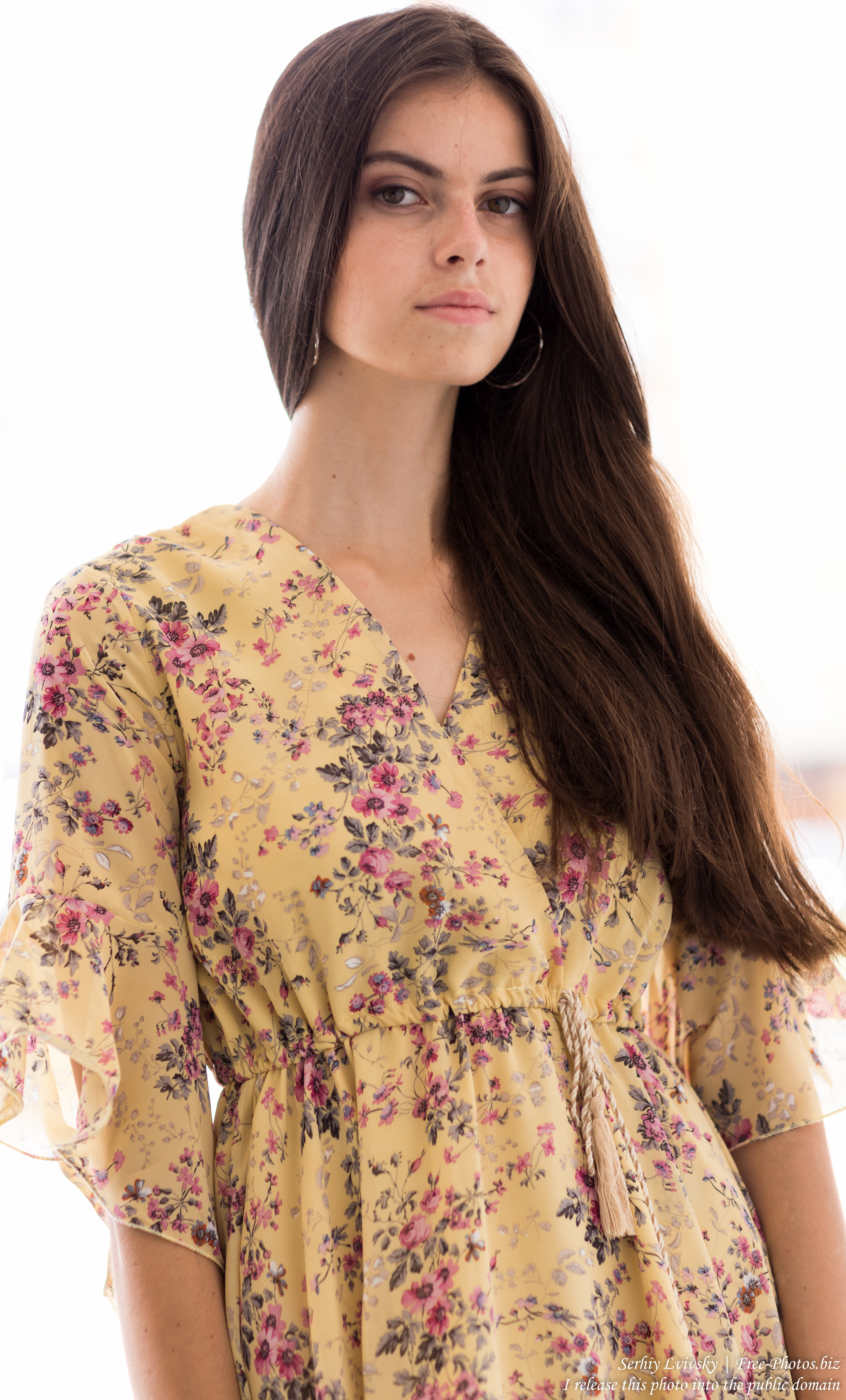 christina_a_16-year-old_brunette_girl_photographed_in_july_2019_by_serhiy_lvivsky_09