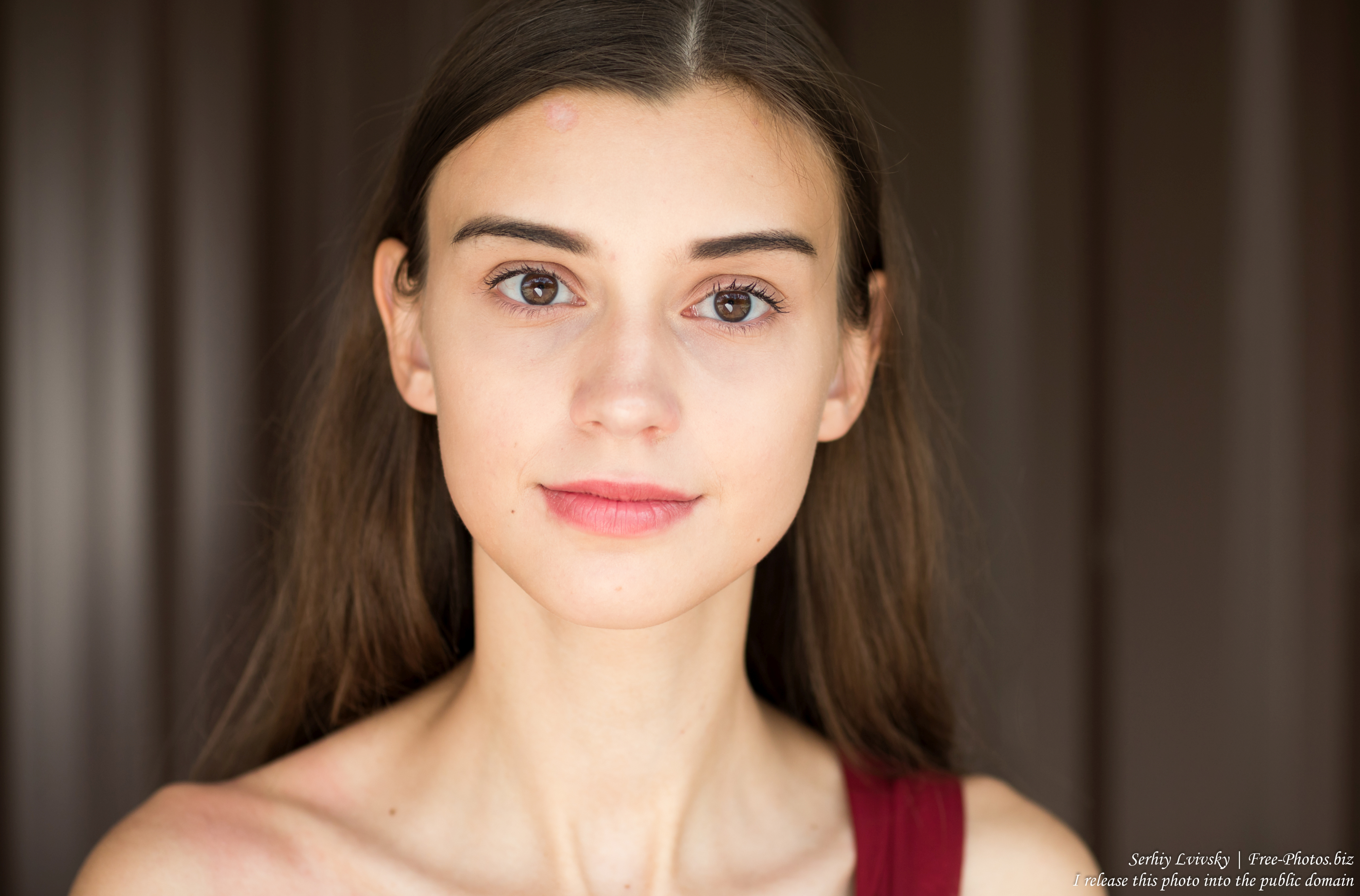 olesya_a_19-year-old_woman_photographed_in_july_2019_by_serhiy_lvivsky_17