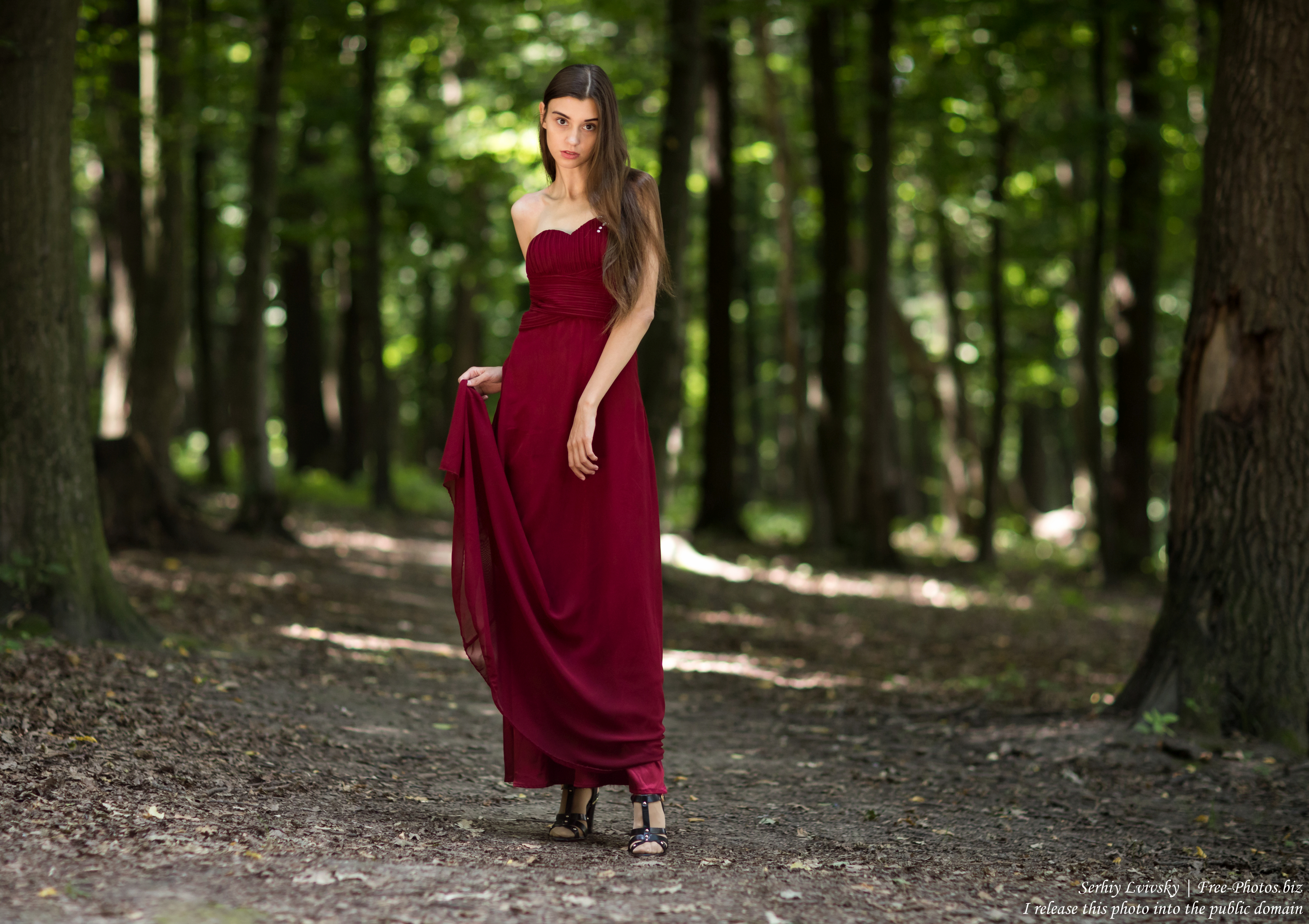 olesya_a_19-year-old_woman_photographed_in_july_2019_by_serhiy_lvivsky_39