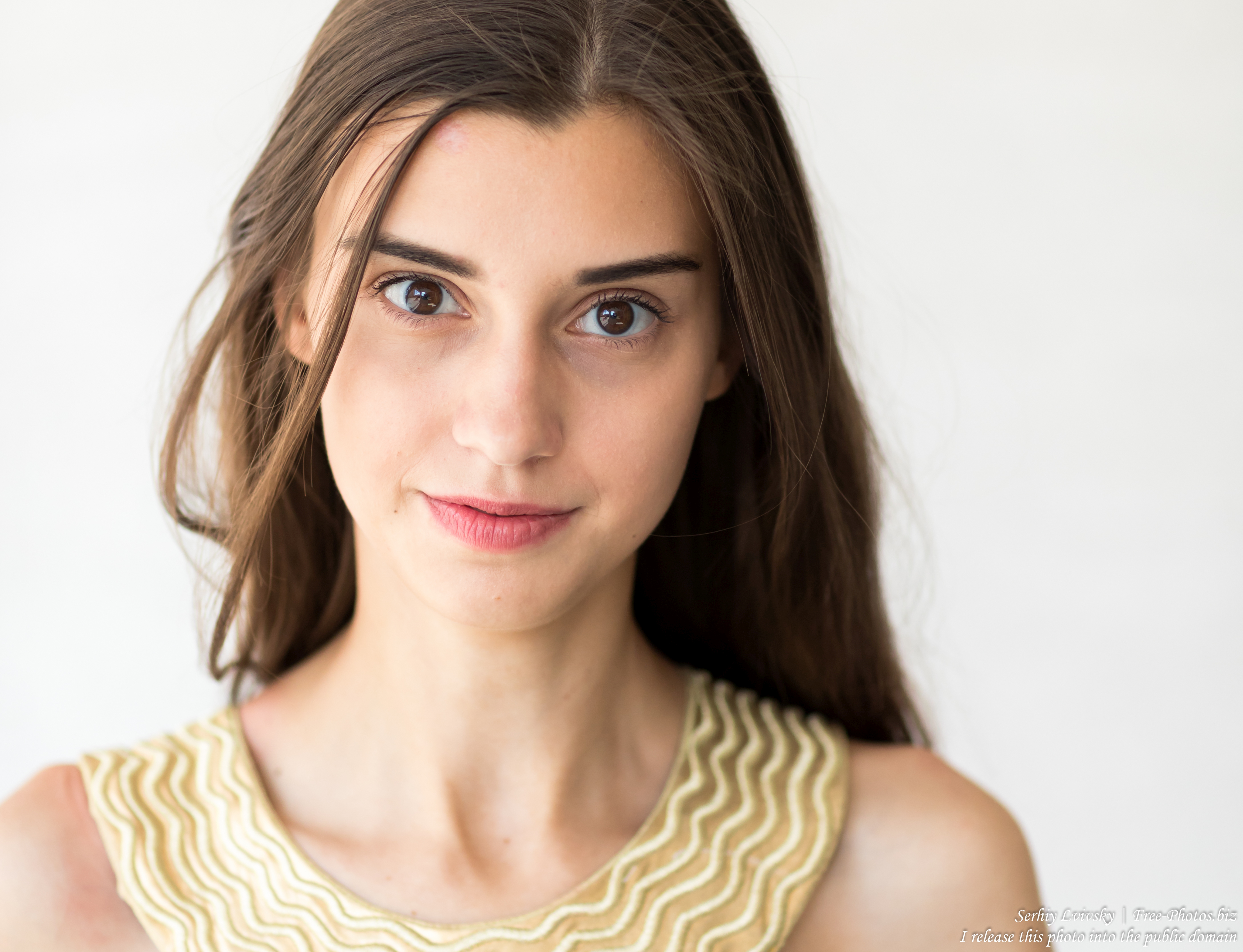 olesya_a_19-year-old_woman_photographed_in_july_2019_by_serhiy_lvivsky_51