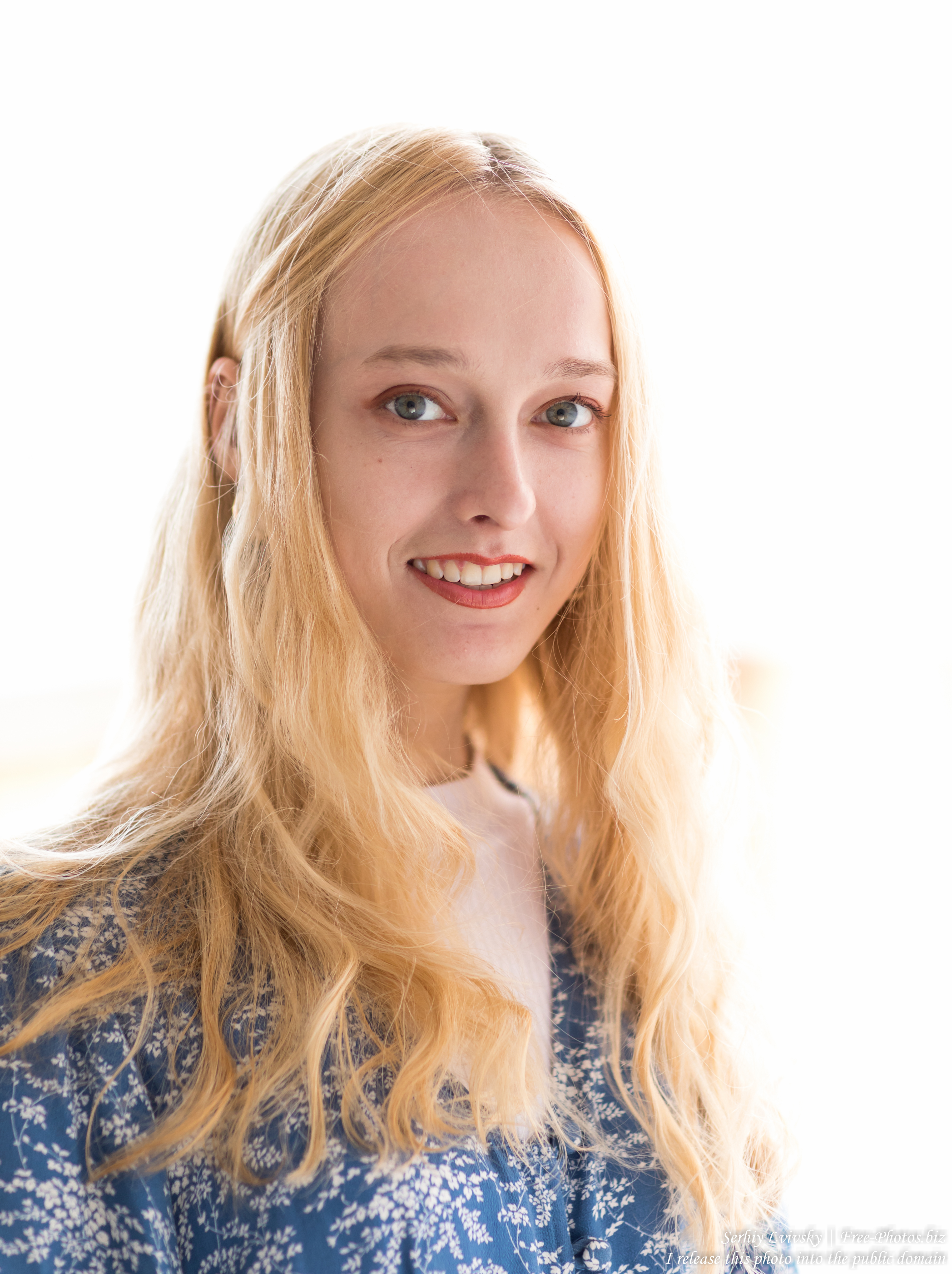 sonya_a_21-year-old_natural_blonde_girl_photographed_in_july_2019_by_serhiy_lvivsky_01