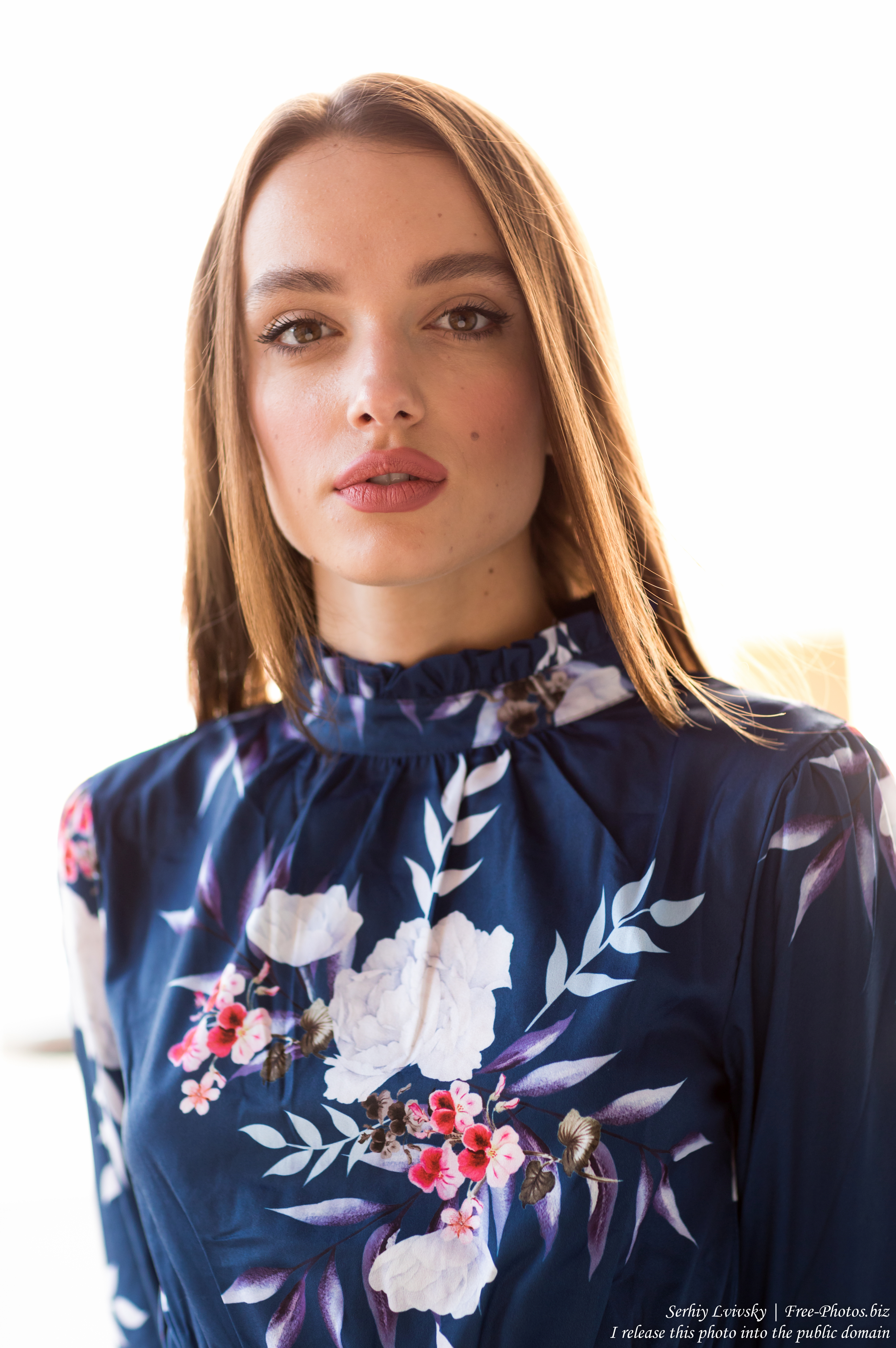 tonya_a_23-year-old_brunette_girl_photographed_in_august_2019_by_serhiy_lvivsky_08