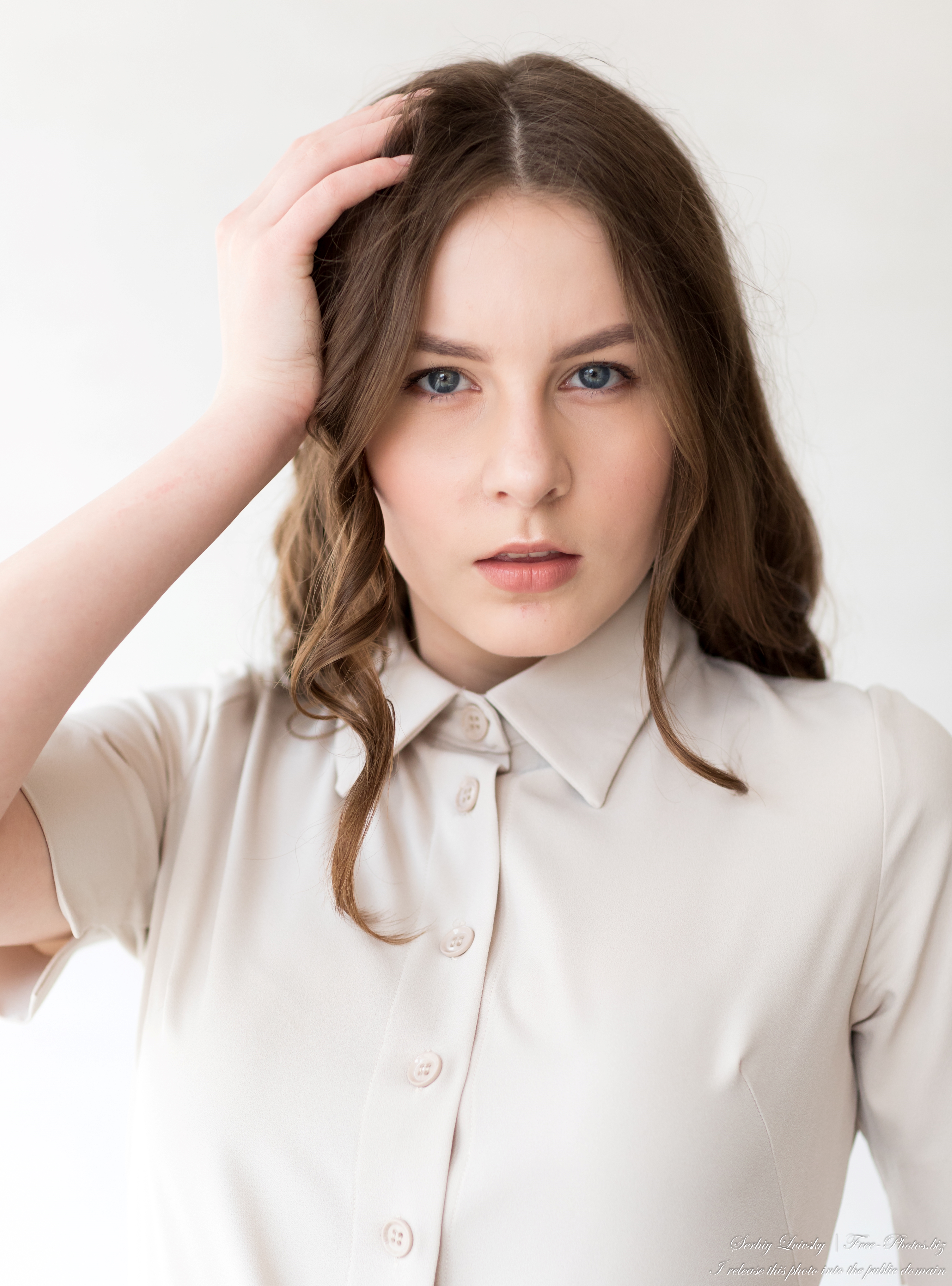 nastia_a_15-year-old_girl_photographed_in_june_2020_by_serhiy_lvivsky_07