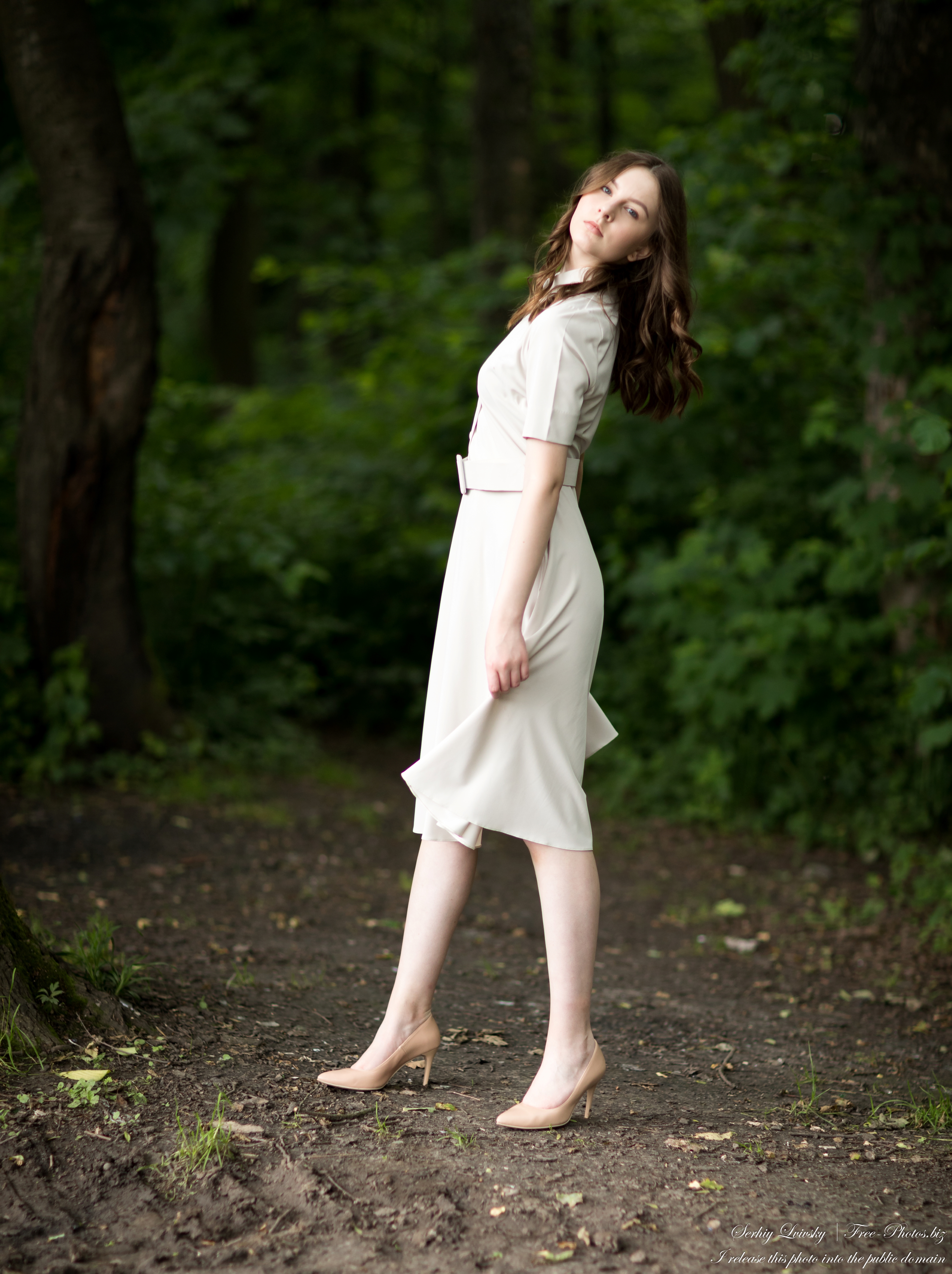 nastia_a_15-year-old_girl_photographed_in_june_2020_by_serhiy_lvivsky_16