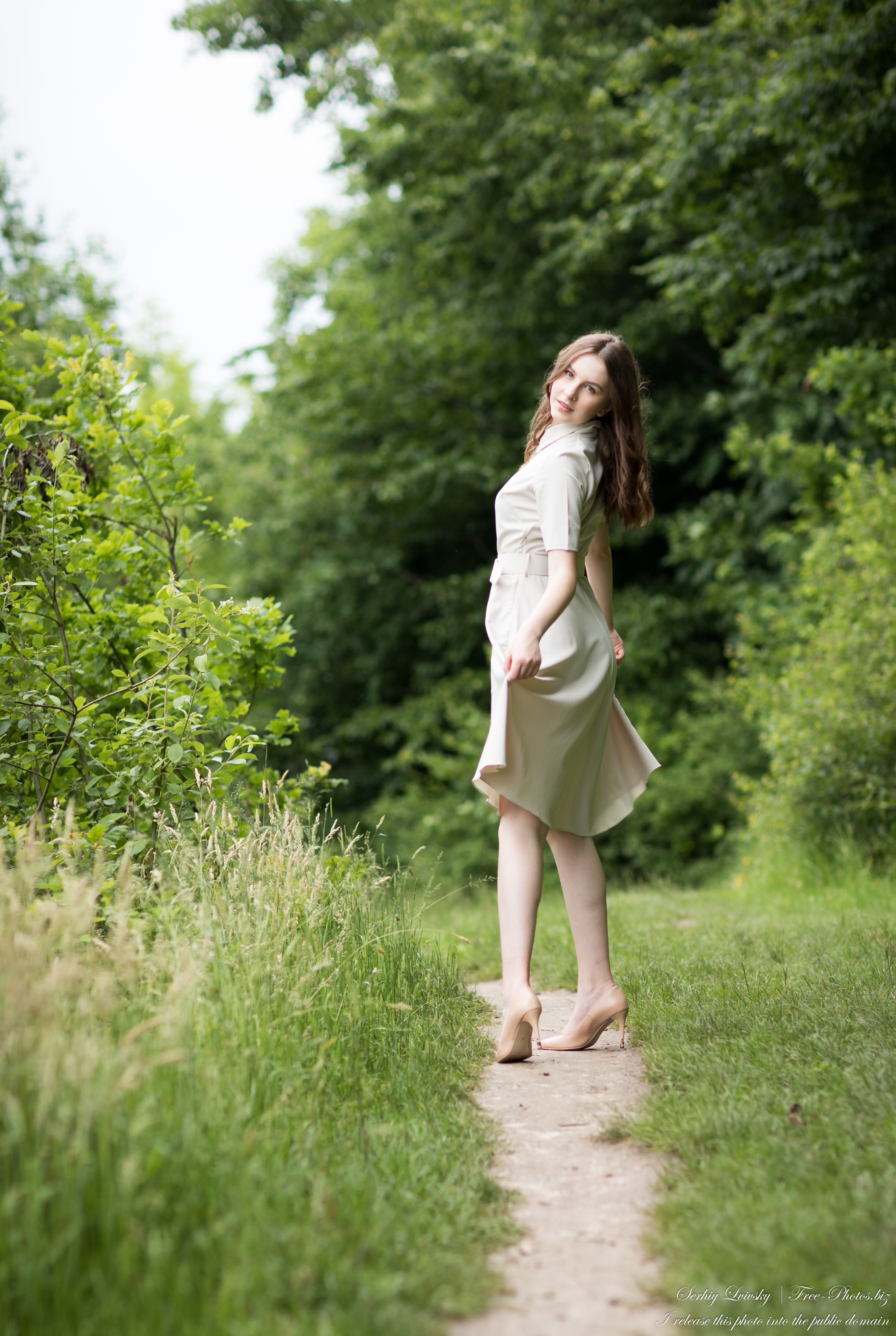nastia_a_15-year-old_girl_photographed_in_june_2020_by_serhiy_lvivsky_18