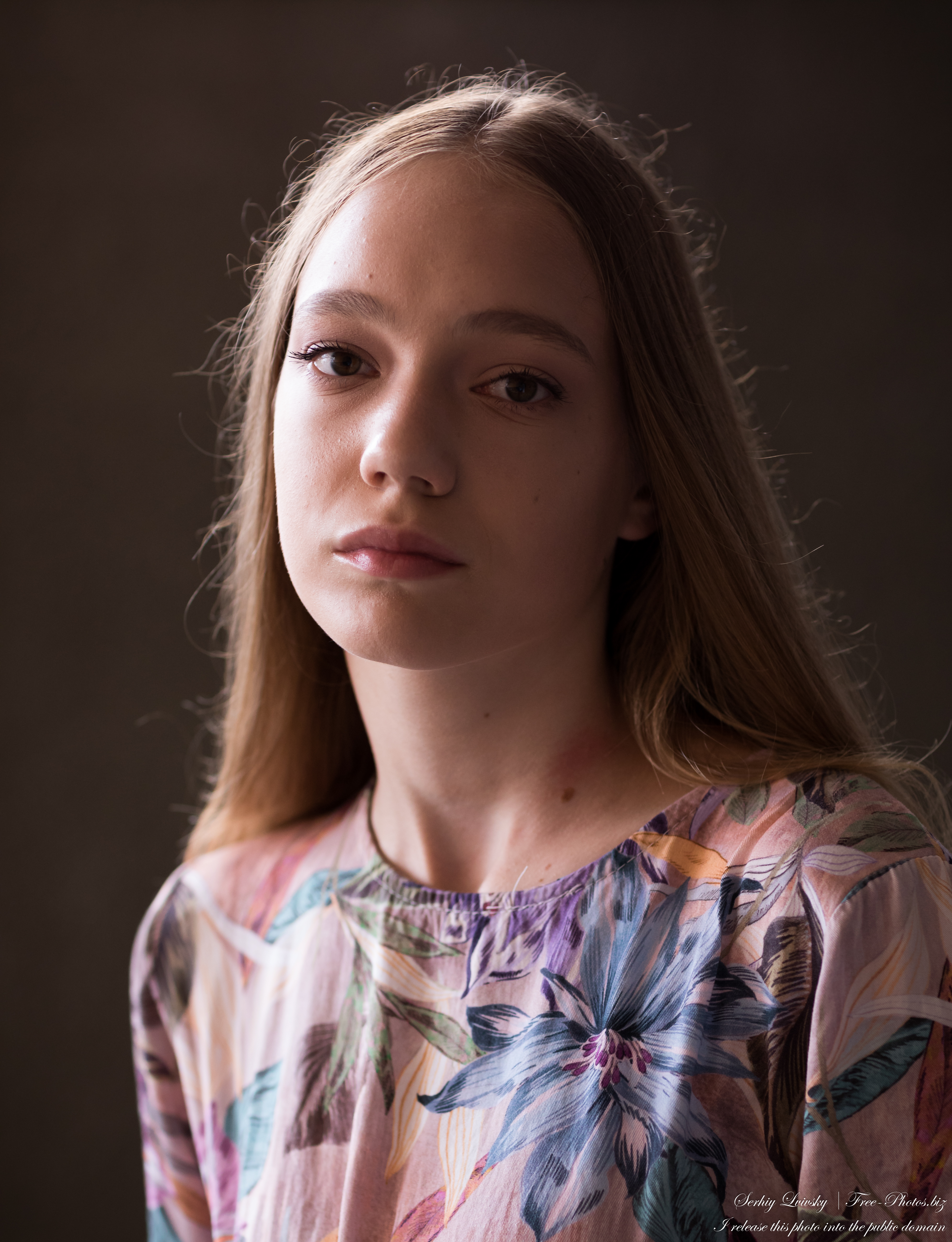 marta_a_16-year-old_natural_blonde_girl_photographed_by_serhiy_lvivsky_in_july_2020_10