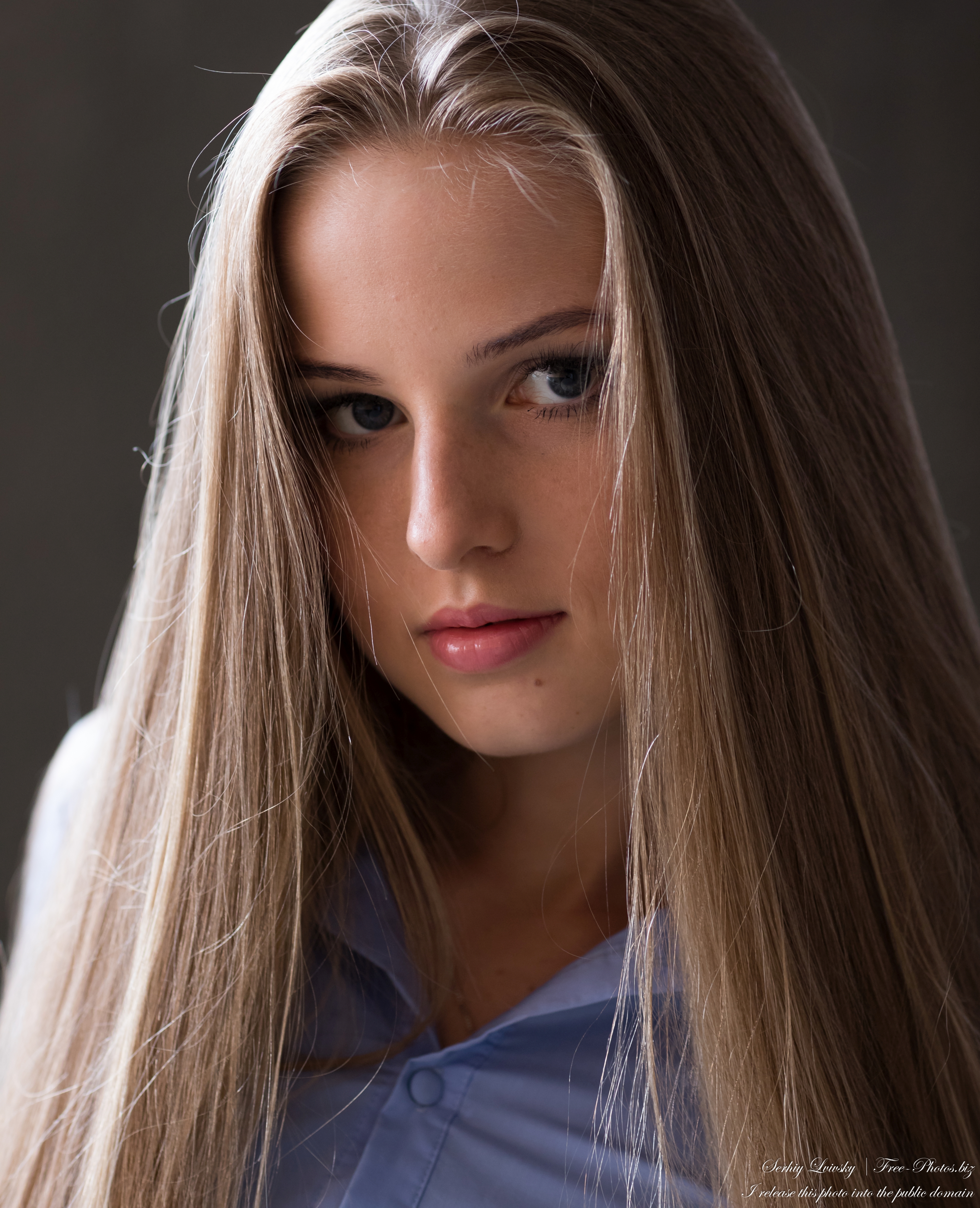 diana_an_18-year-old_natural_blonde_girl_photographed_by_serhiy_lvivsky_in_aug_2020_22