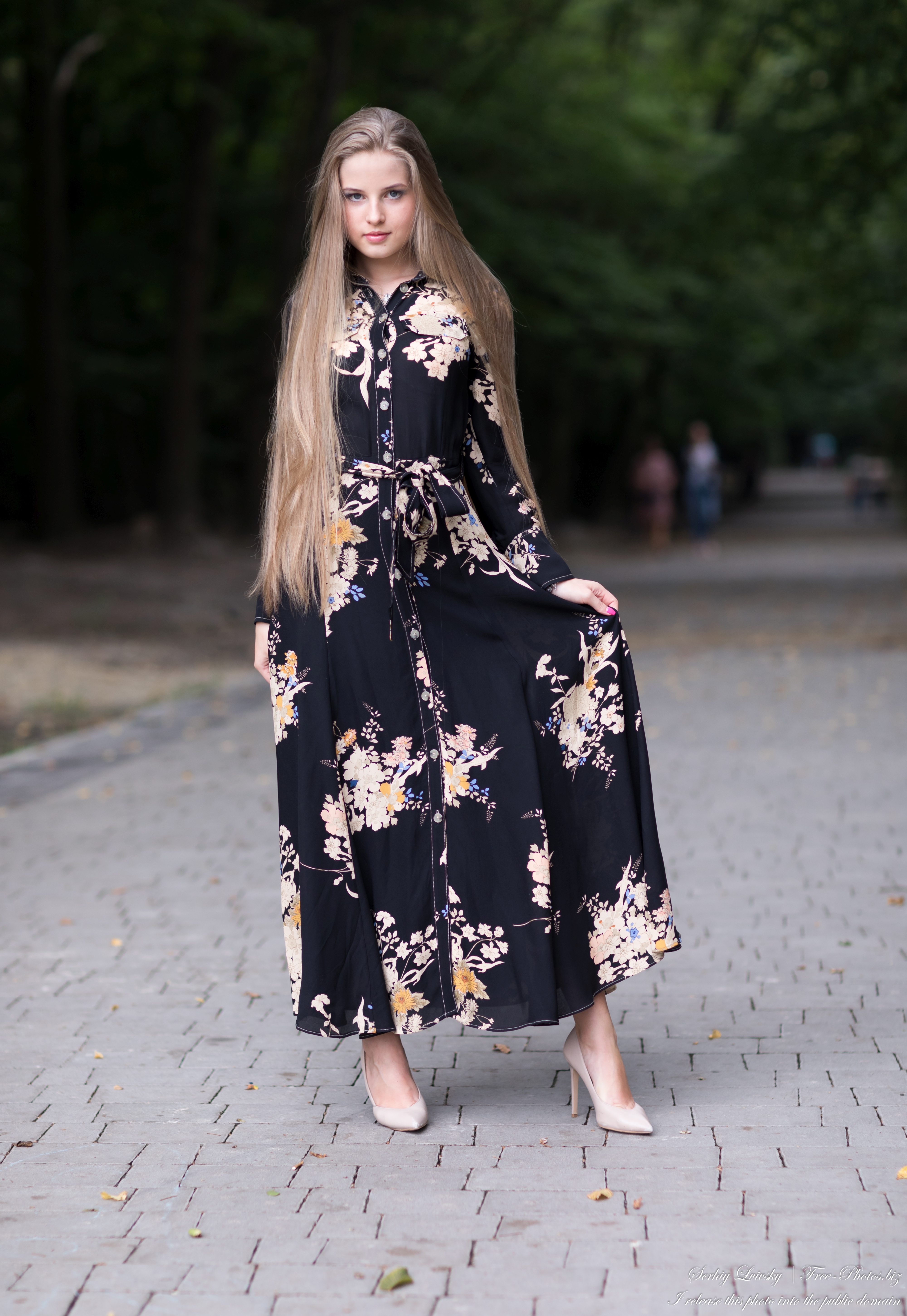 diana_an_18-year-old_natural_blonde_girl_photographed_by_serhiy_lvivsky_in_aug_2020_33