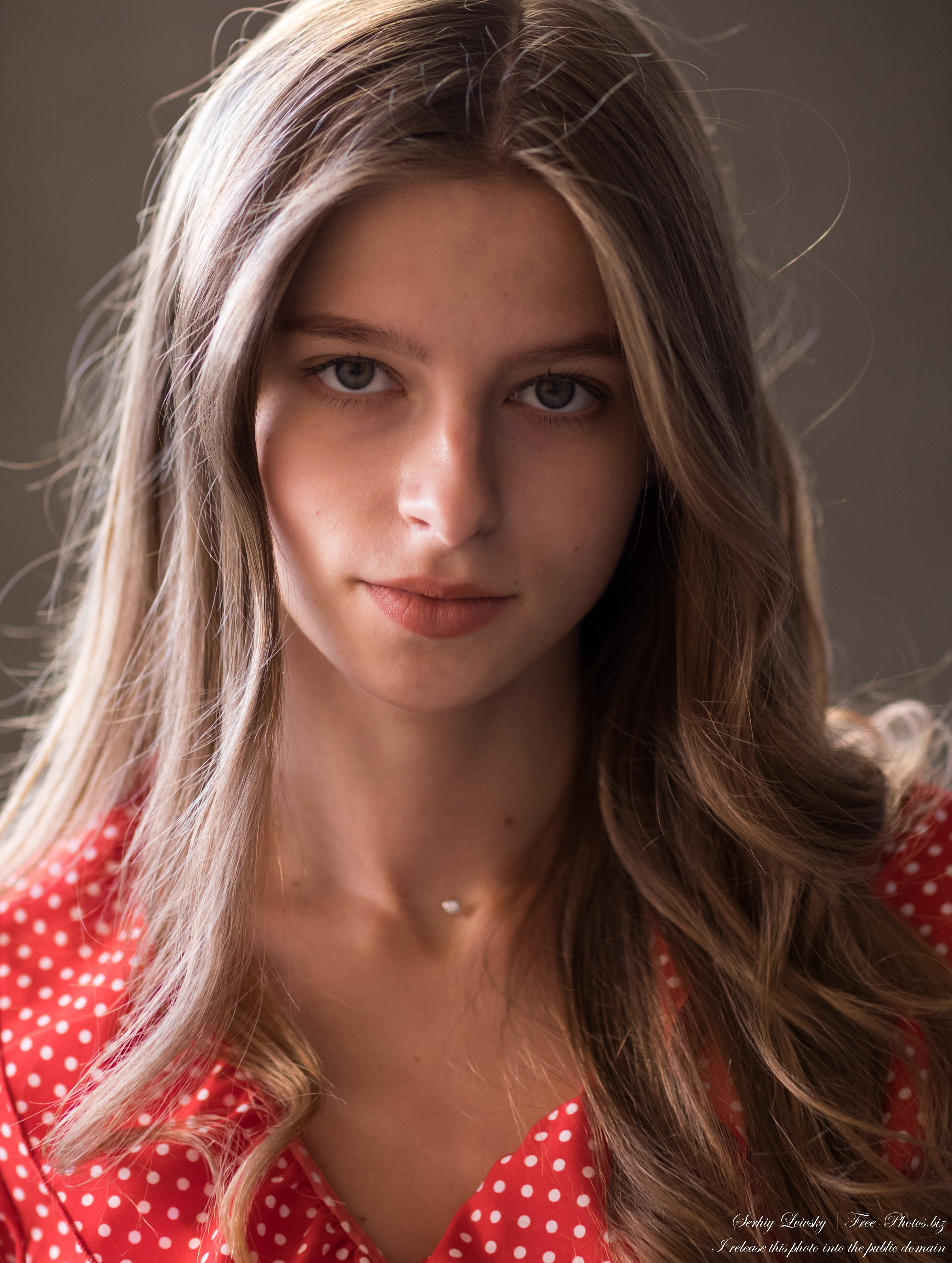juliana_a_17-year-old_fair-haired_girl_photographed_by_serhiy_lvivsky_in_sept_2020_21