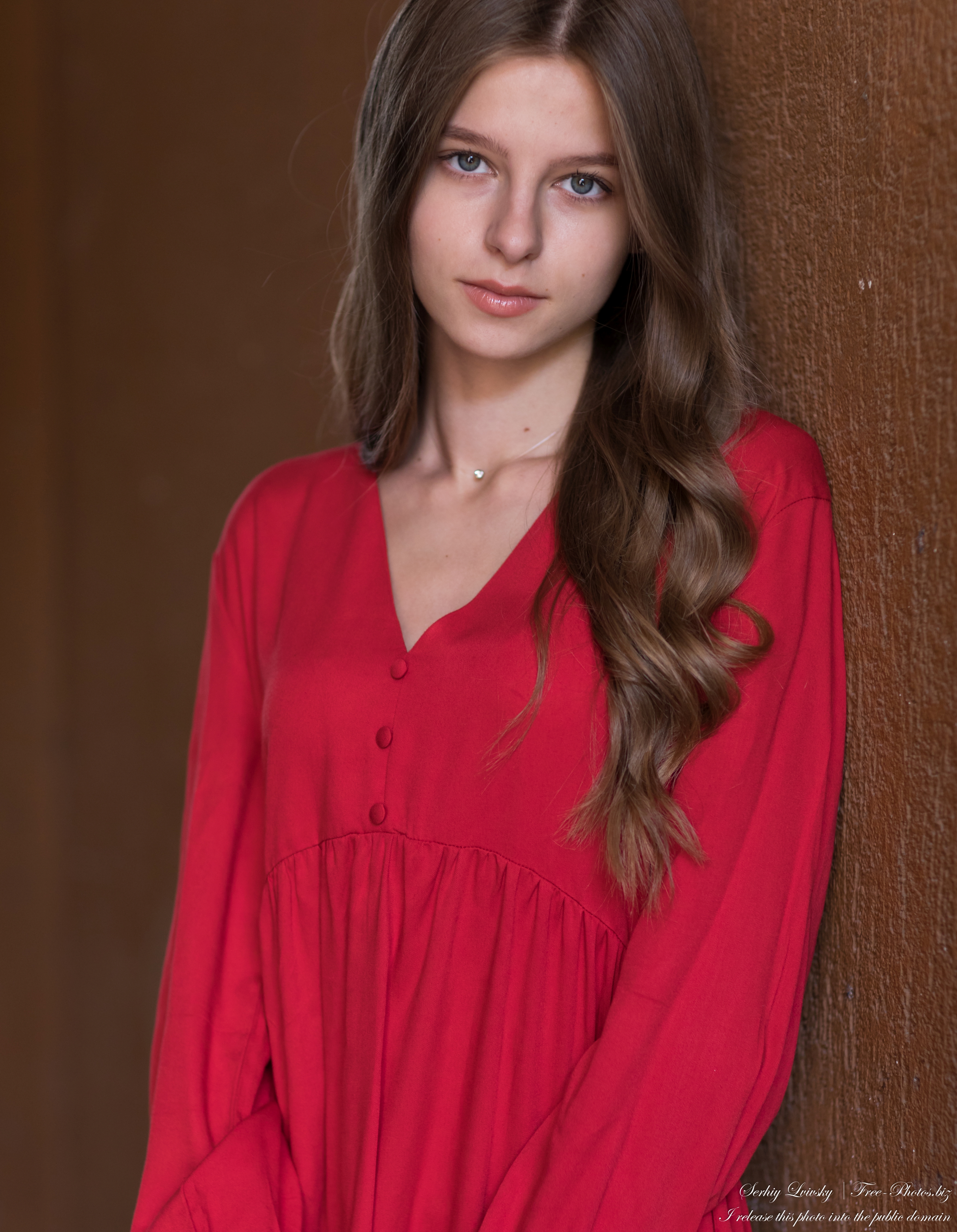 juliana_a_17-year-old_fair-haired_girl_photographed_by_serhiy_lvivsky_in_sept_2020_25