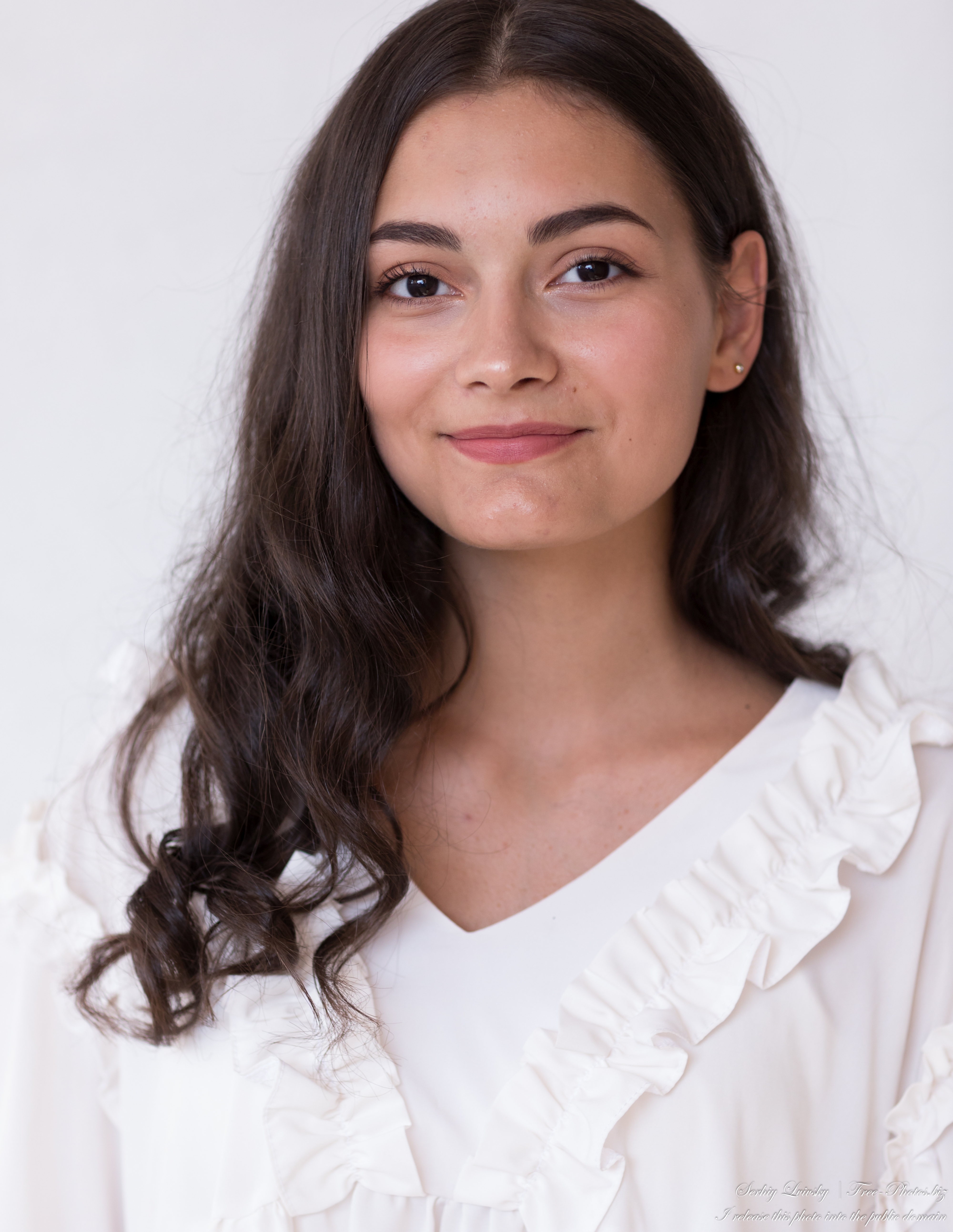 marichka_a_16-year-old_catholic_girl_photographed_by_serhiy_lvivsky_in_sept_2020_08