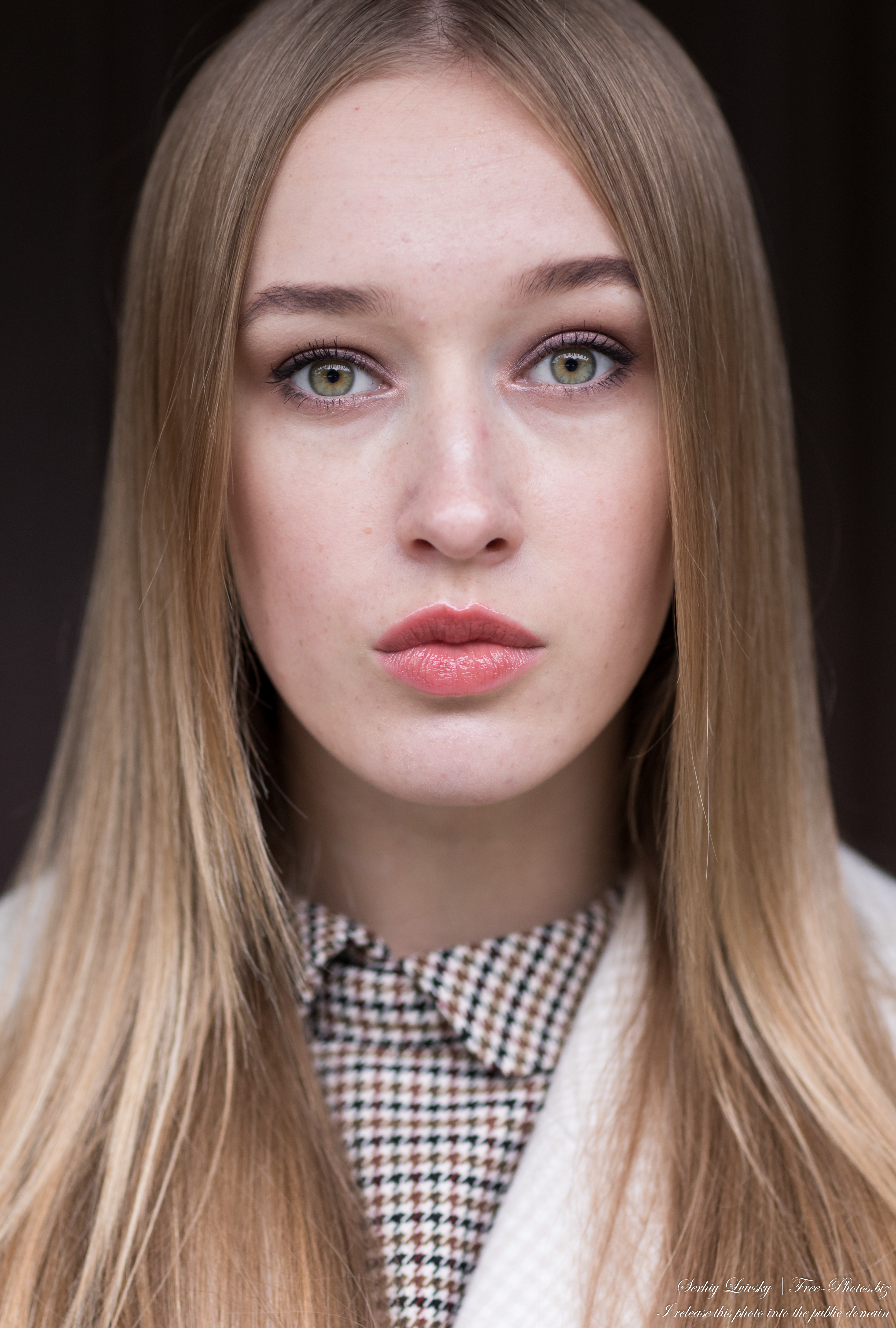 sophia_a_19-year-old_blonde_girl_with_yellow-green_eyes_in_oct_2020_by_serhiy_lvivsky_13
