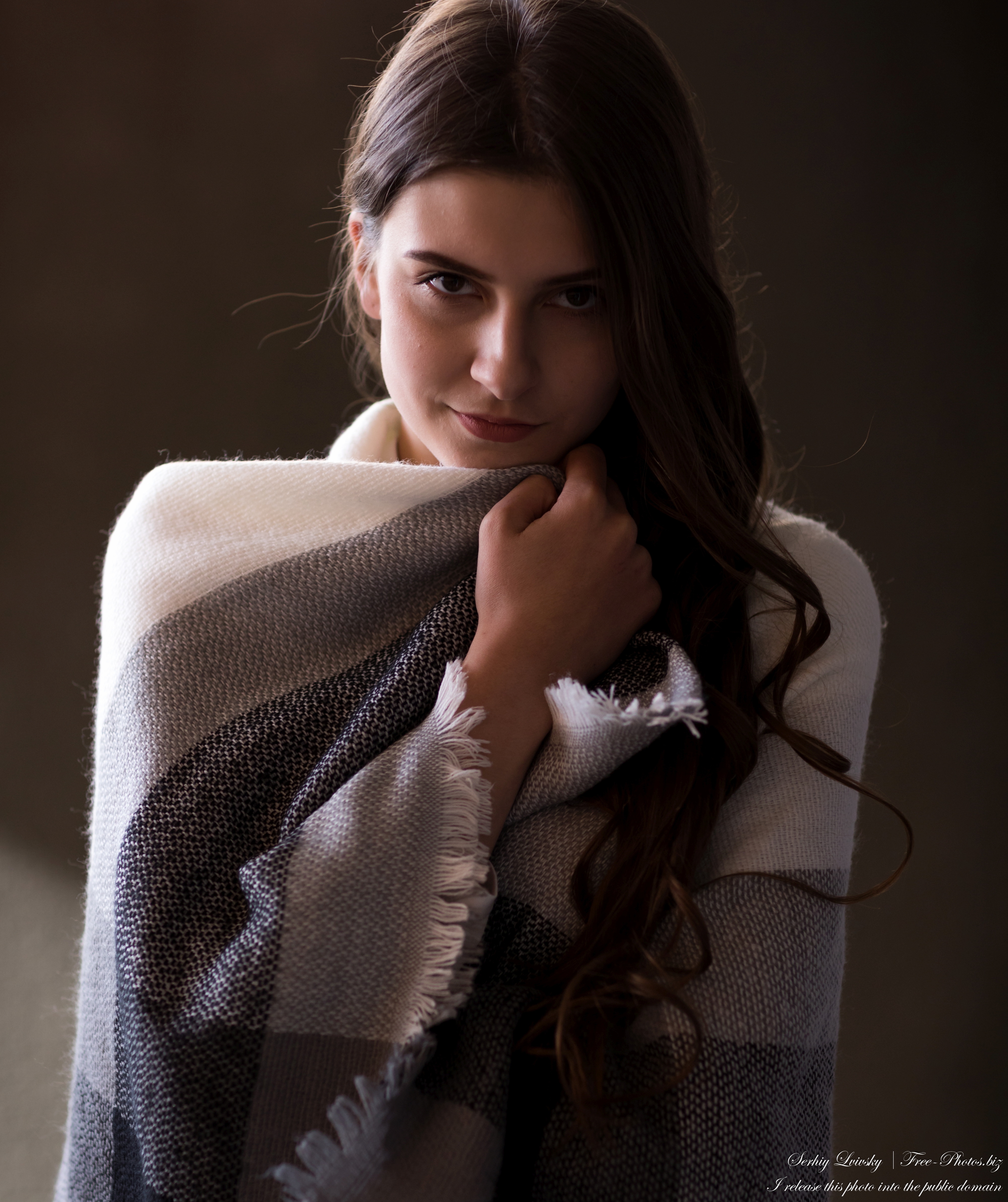 yaryna_an_18-year-old_girl_photographed_in_oct_2020_by_serhiy_lvivsky_10