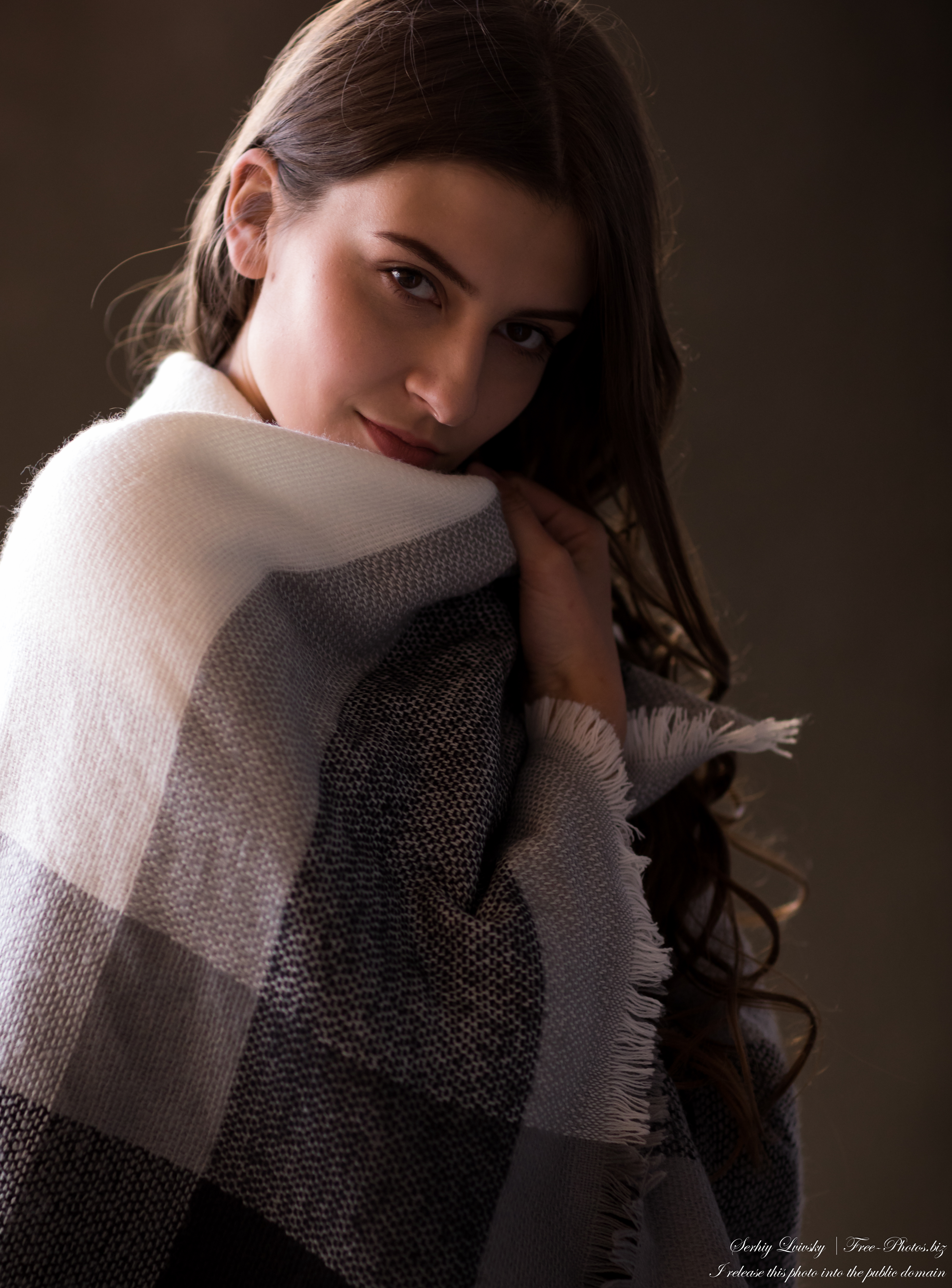 yaryna_an_18-year-old_girl_photographed_in_oct_2020_by_serhiy_lvivsky_11
