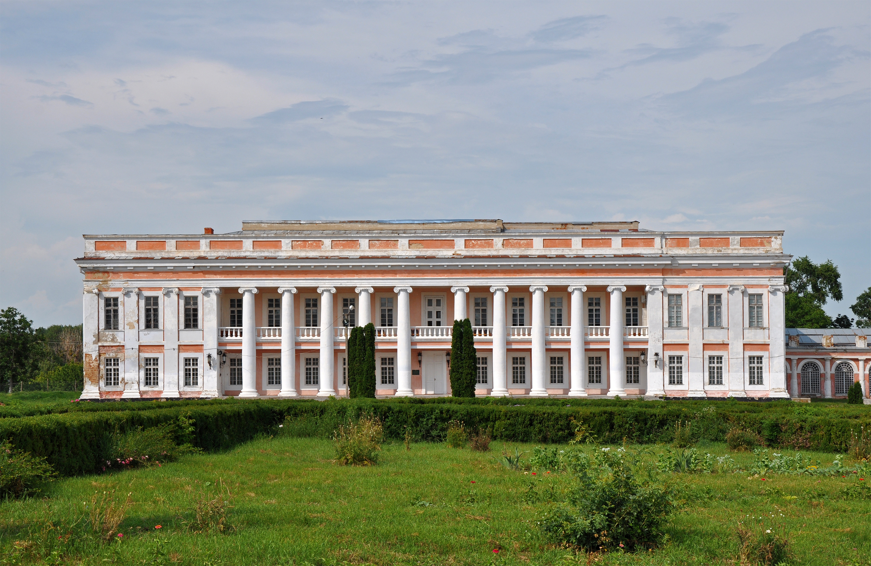 05-243-0076 Tulchyn Palace RB