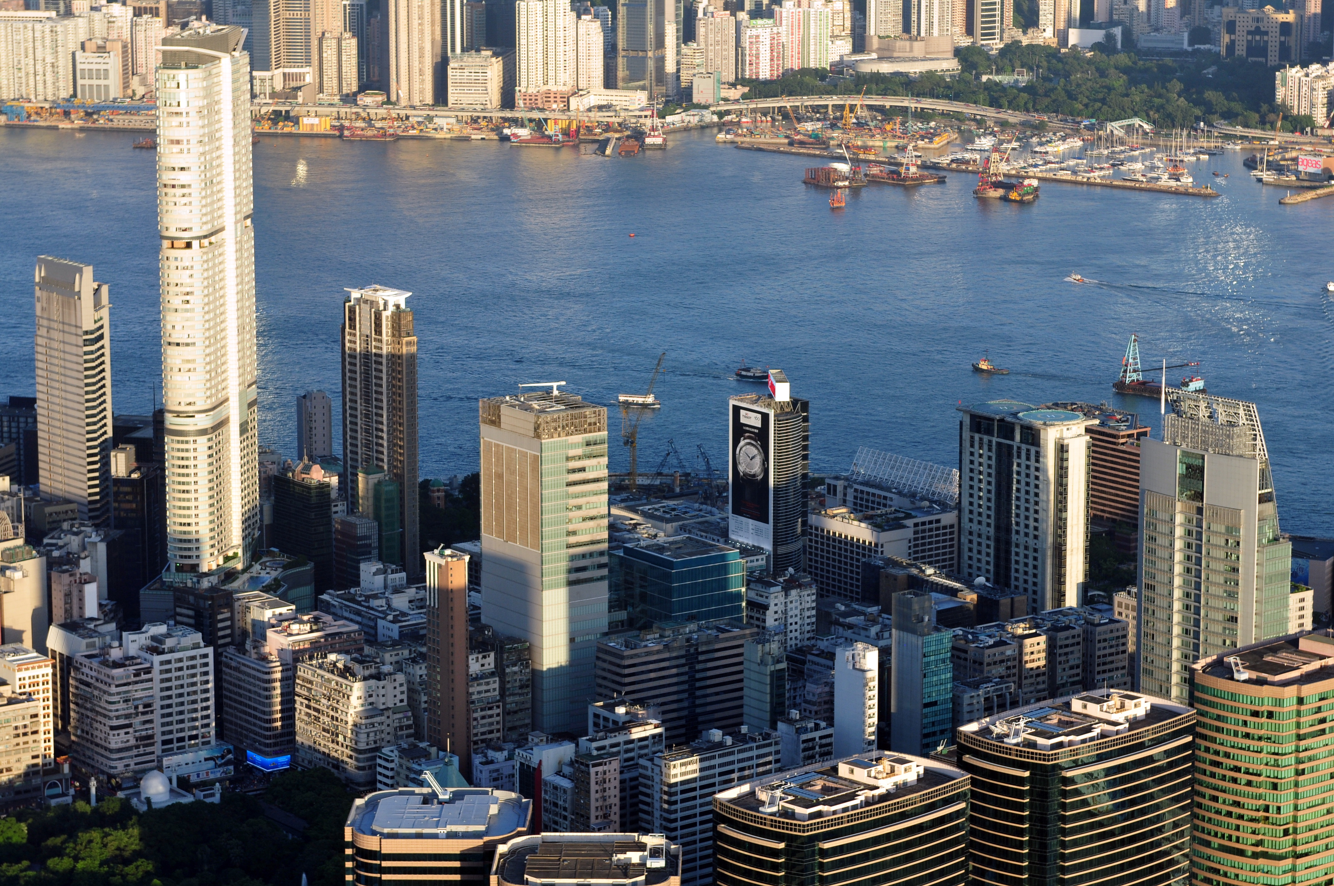 13-08-08-hongkong-sky100-26