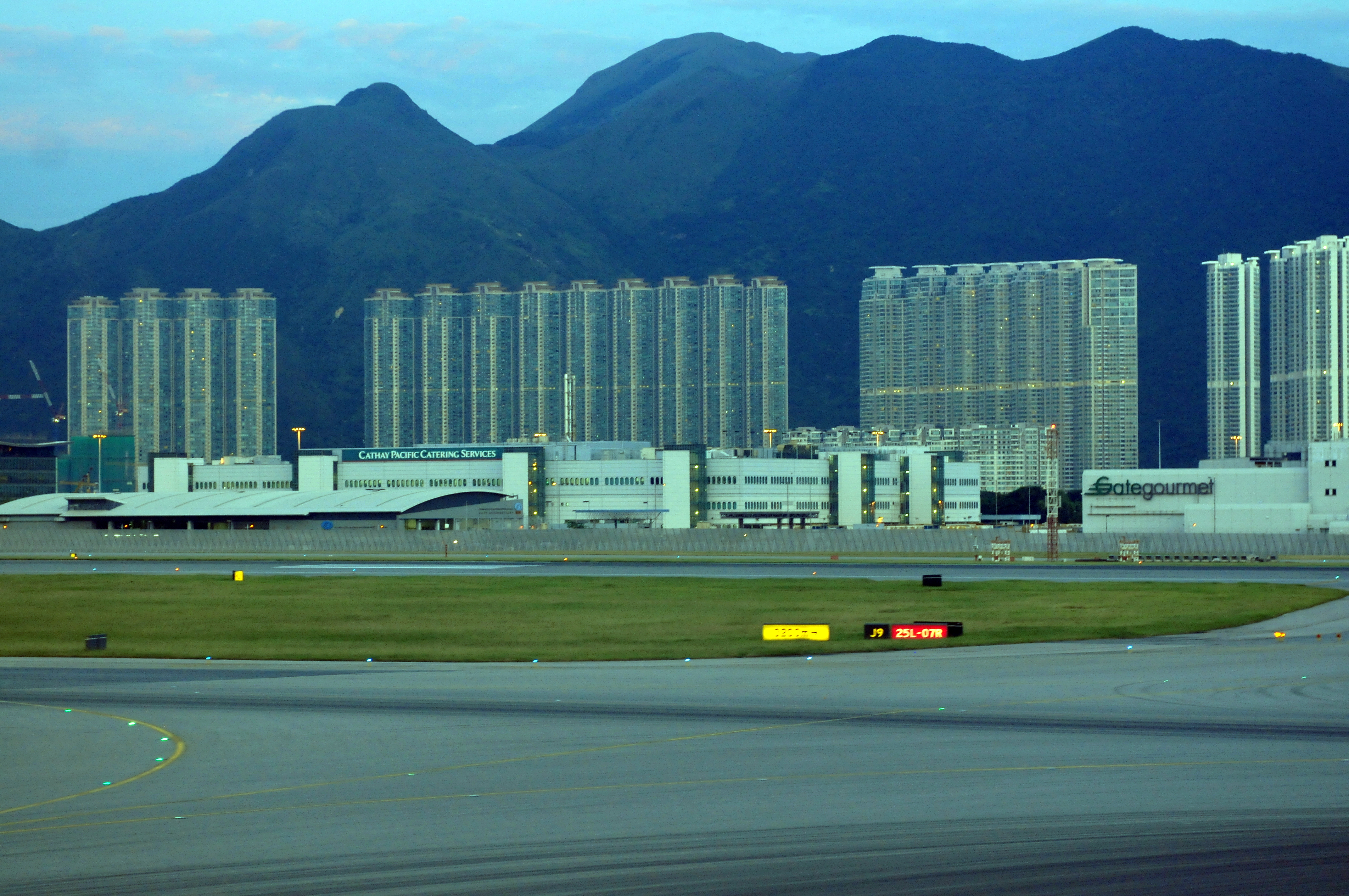 13-08-12-hongkong-by-RalfR-70
