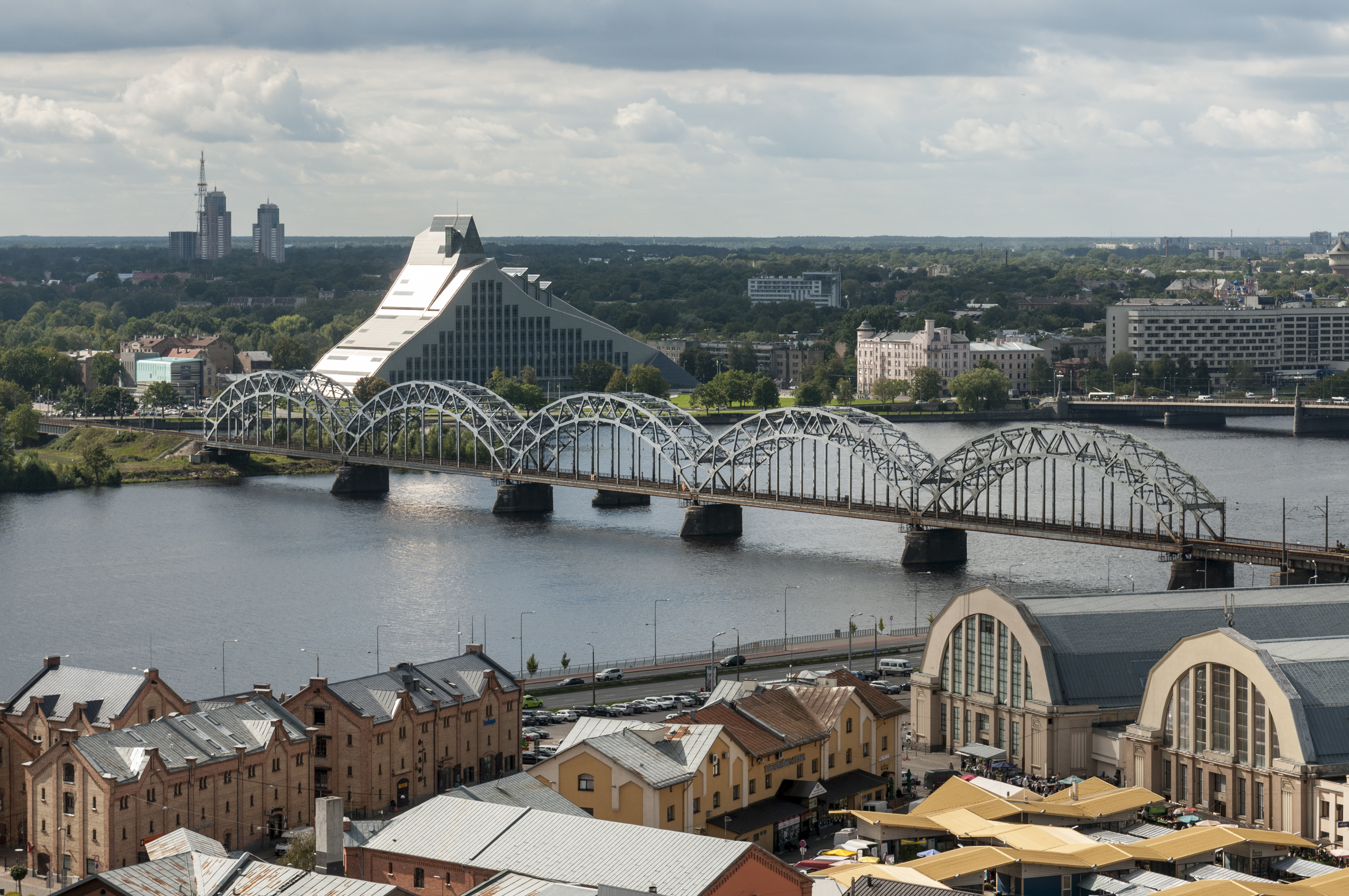 16-08-31-View from Latvian Academy of Sciences building-RR2 4248