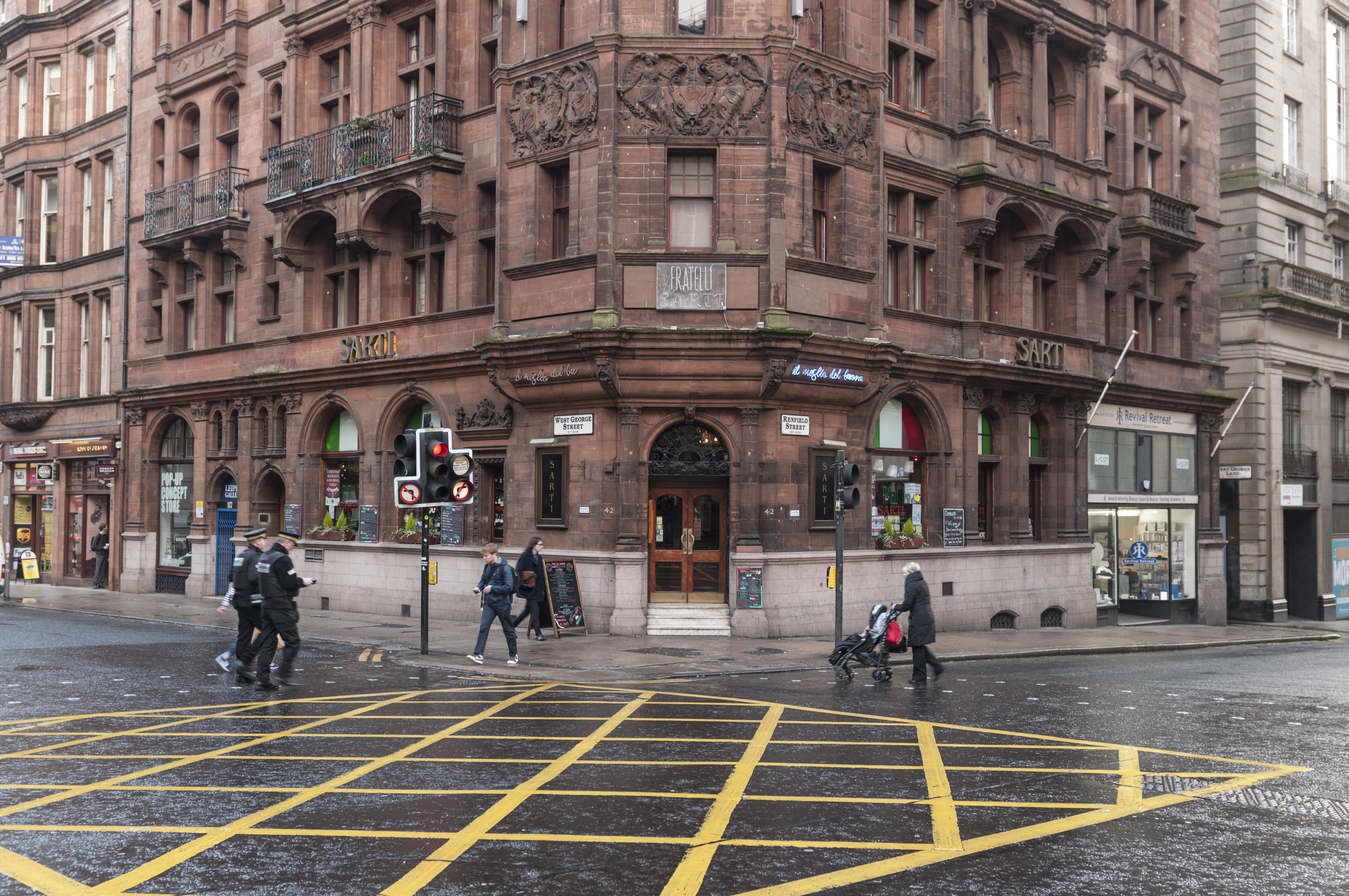 16-11-16-Glasgow street scene-RR2 7270