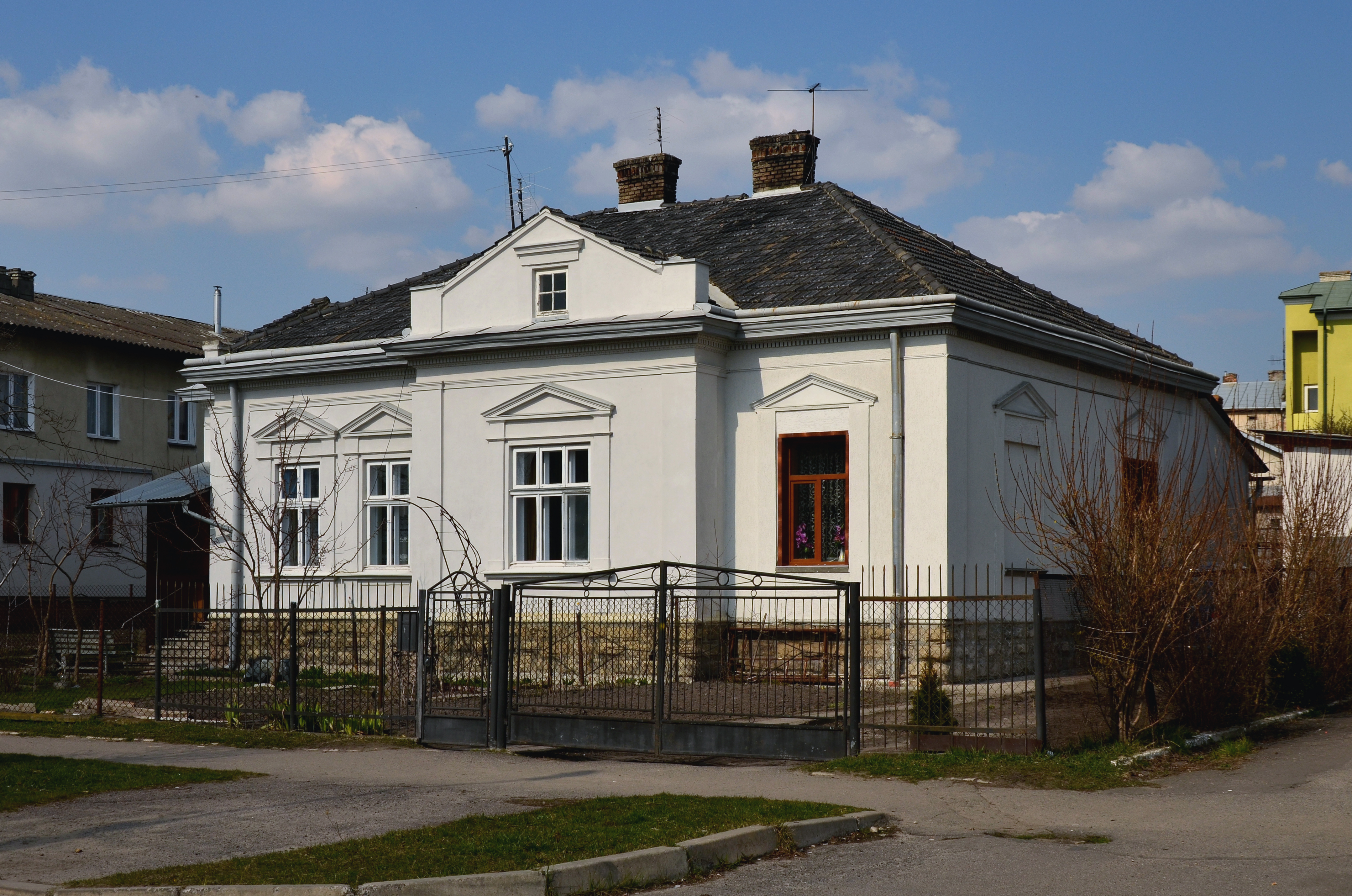 1 Haharina Street, Zhovkva (02)
