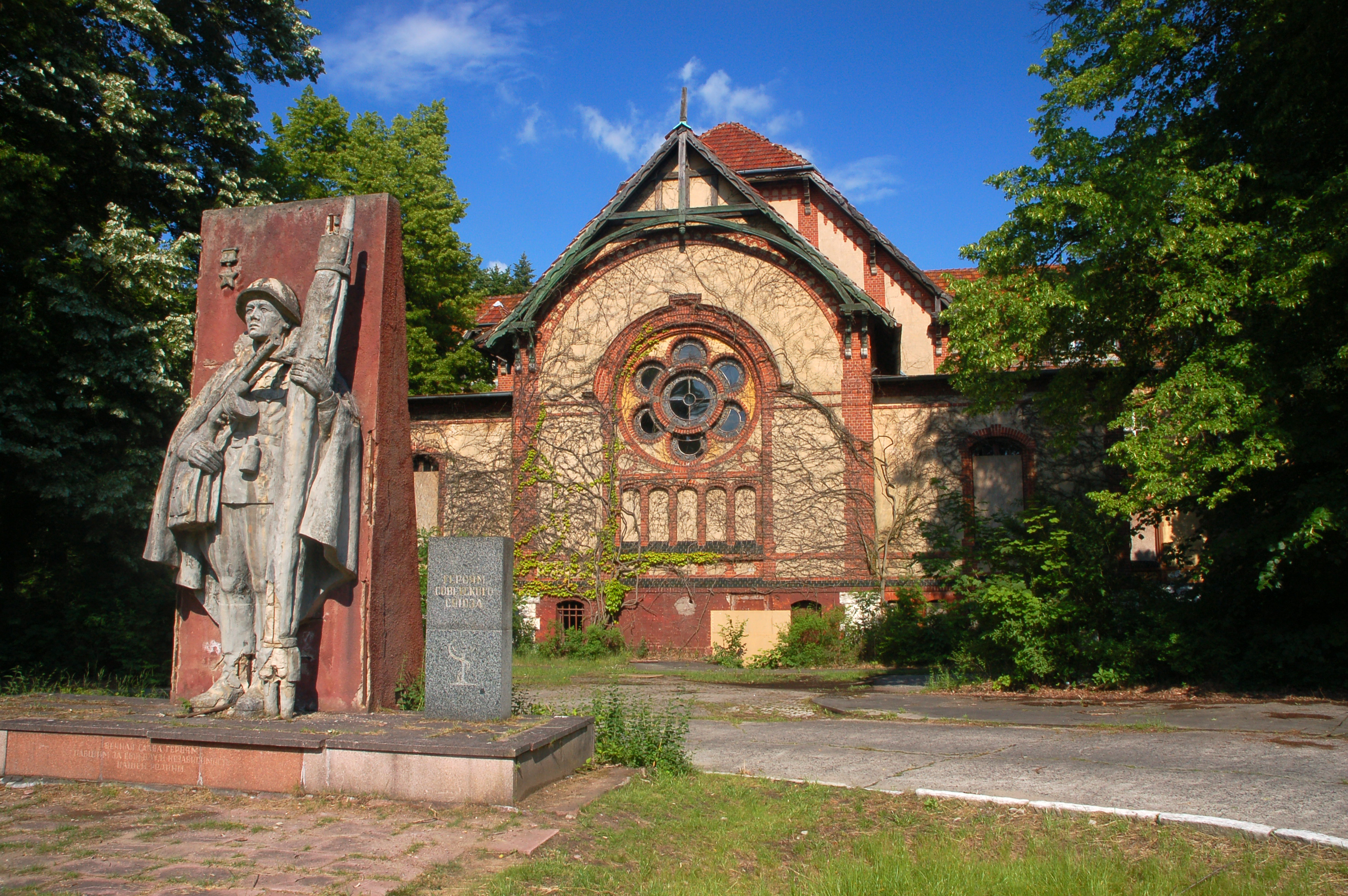 2009--06-01-beelitz-heilstaetten-by-RalfR-03