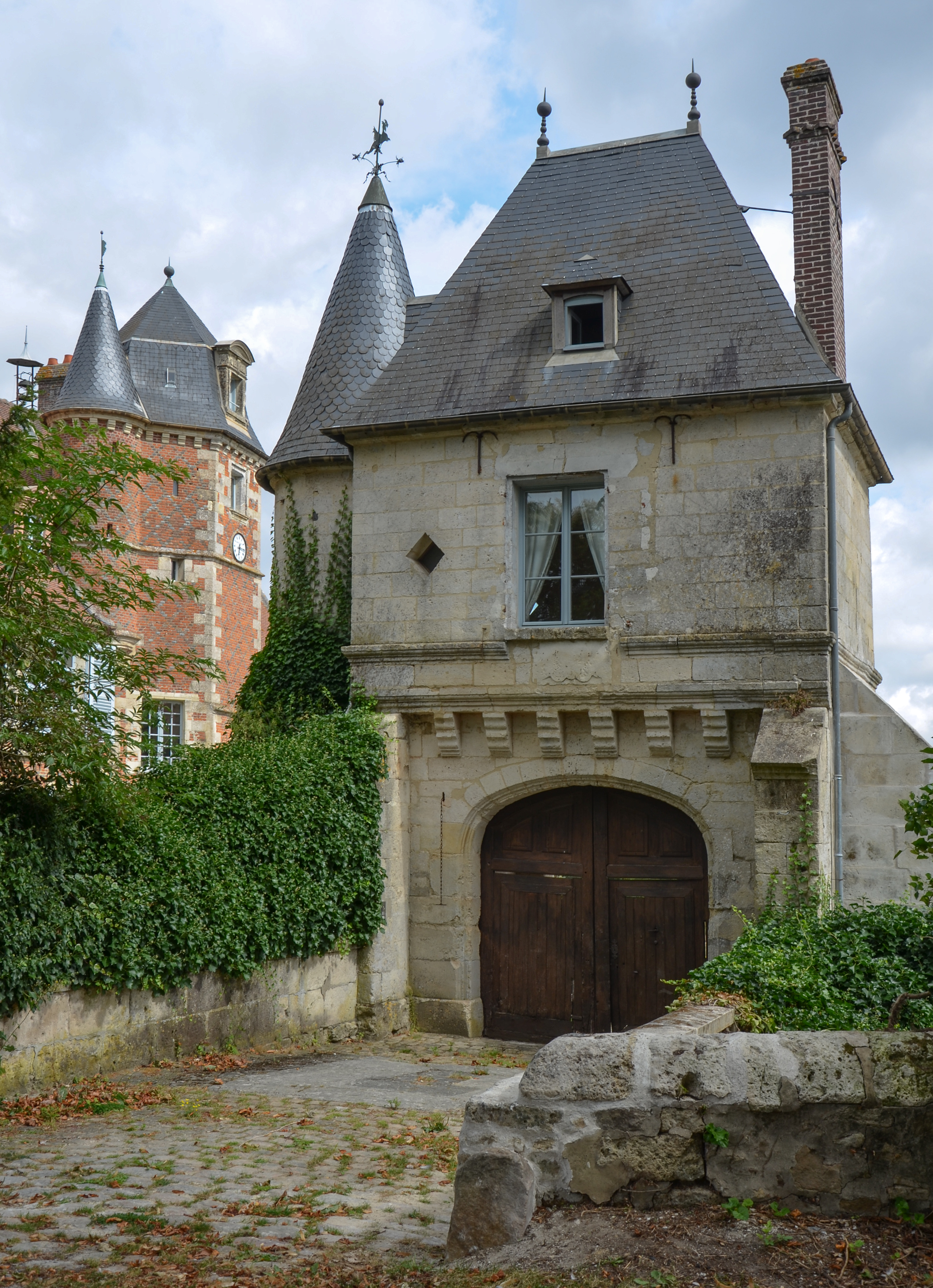 2012--DSC 0191-Chateau-de-Oigny-en-Valois