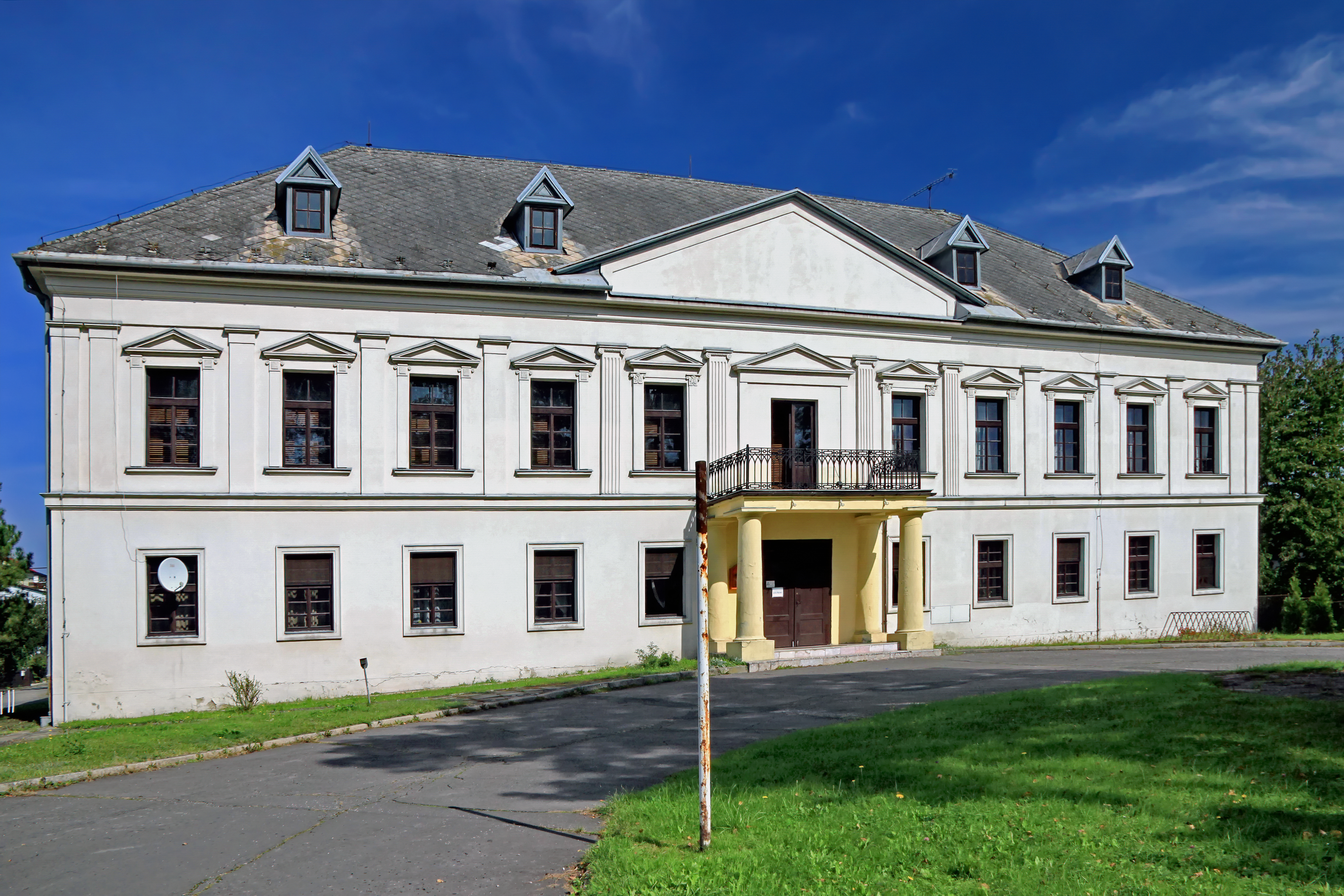 2012 Pierstna, Pałacyk myśliwski