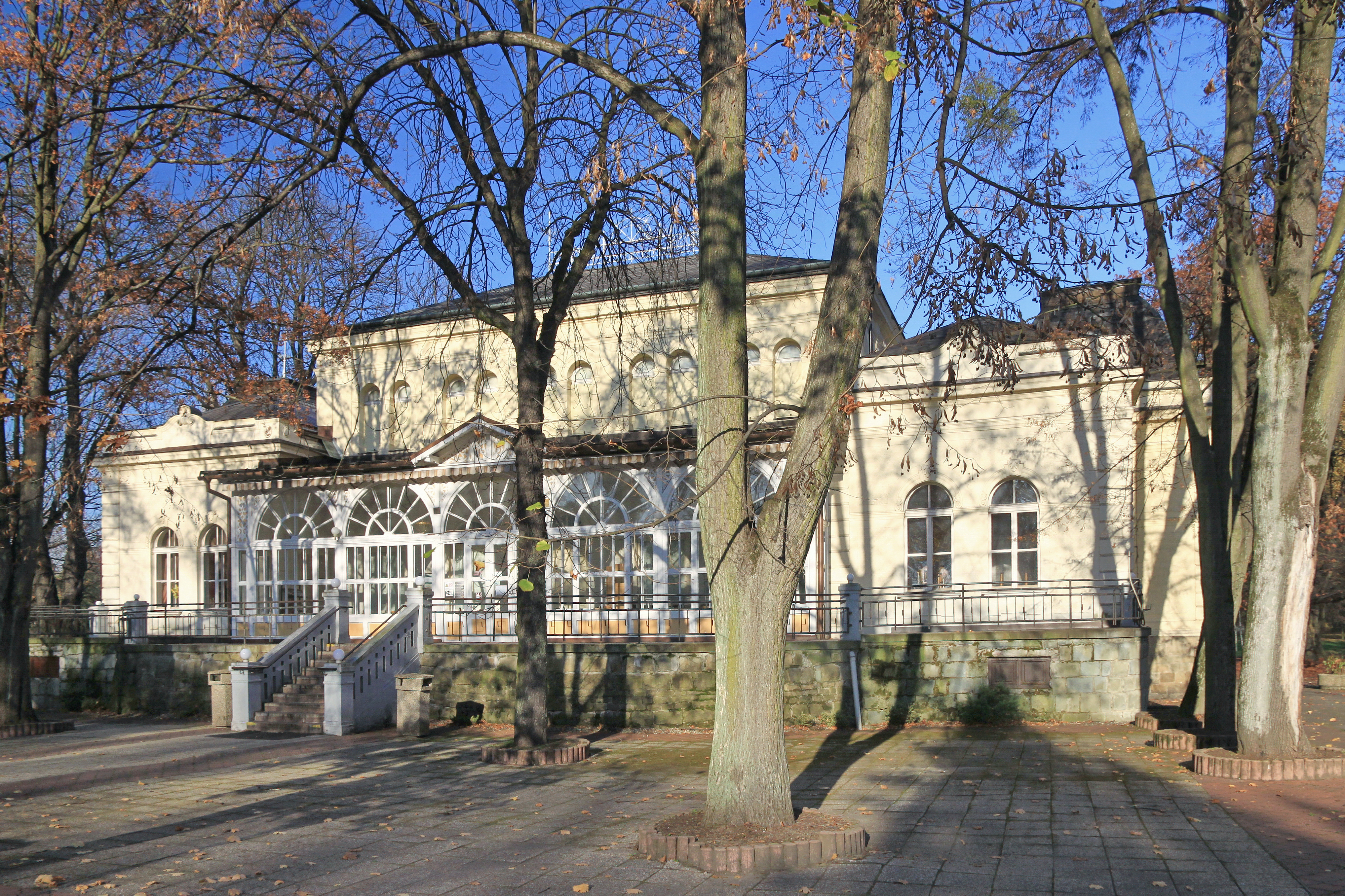 2013 Karwina, Darków, Dom Zdrojowy 04