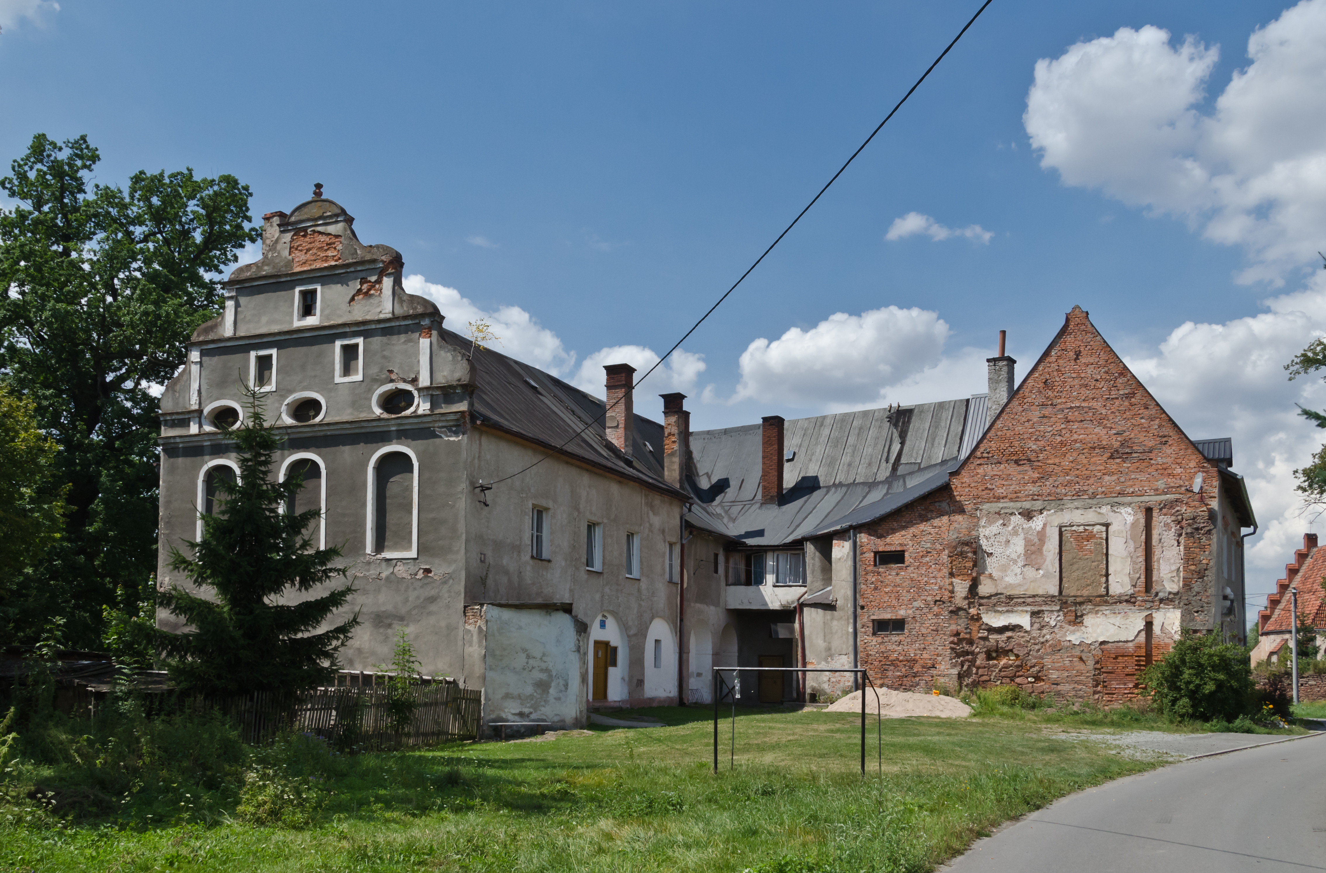 2014 Dwór w Ścinawce Dolnej 02
