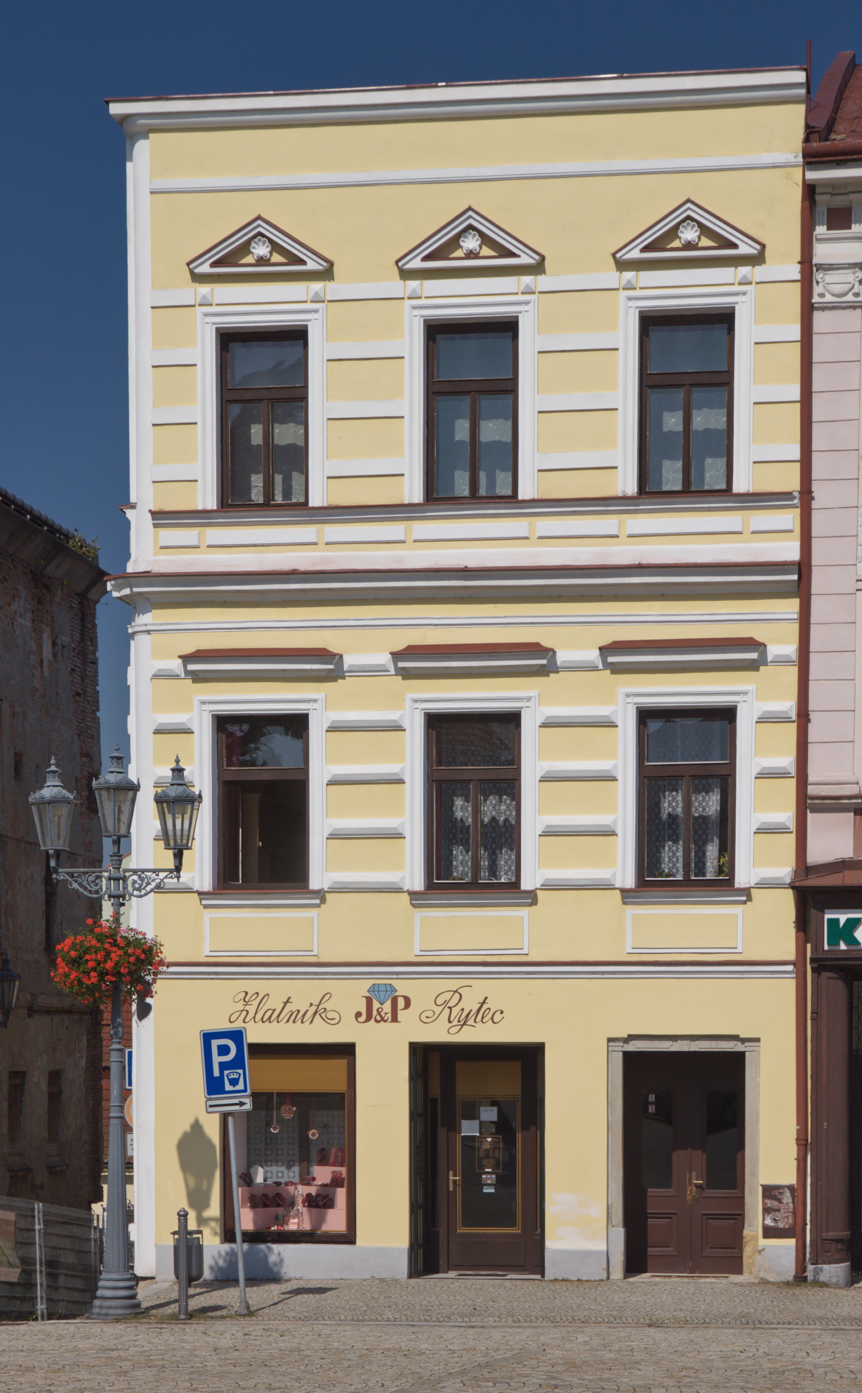 2014 Frydek-Mistek, Kamienica, Zámecké náměstí 51, 02