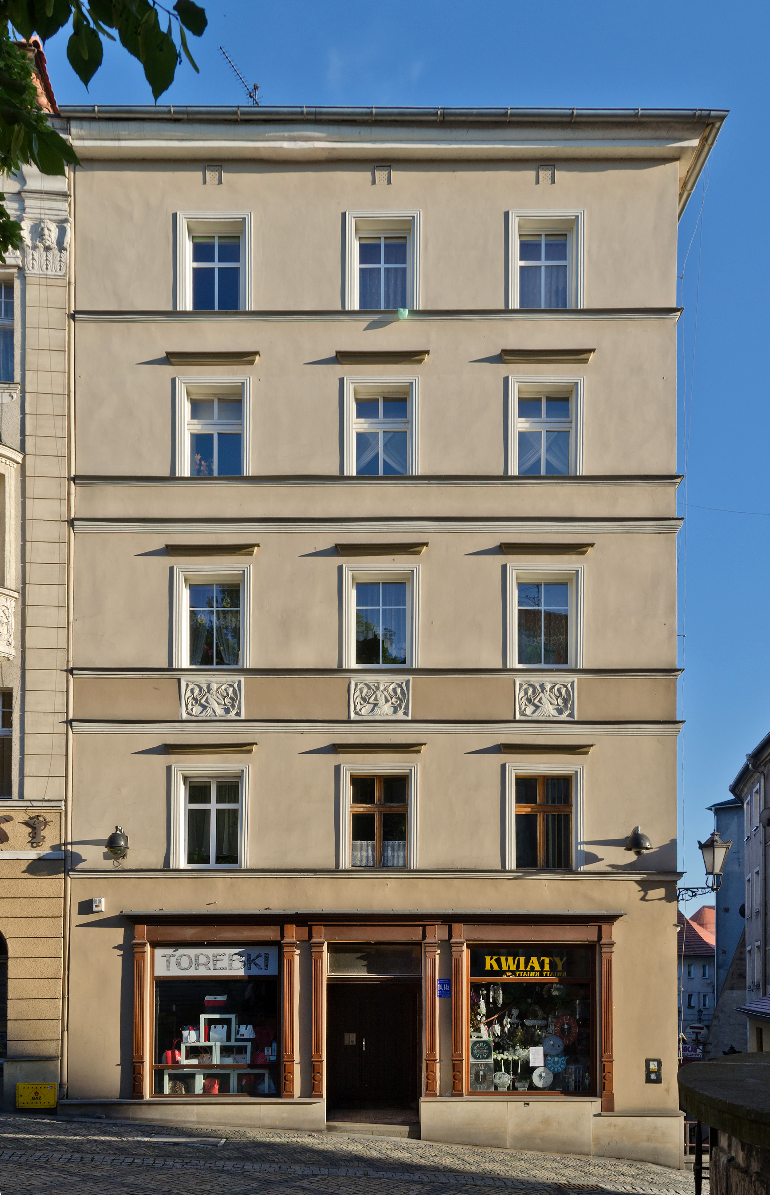 2014 Kłodzko, pl. Chrobrego 14 01