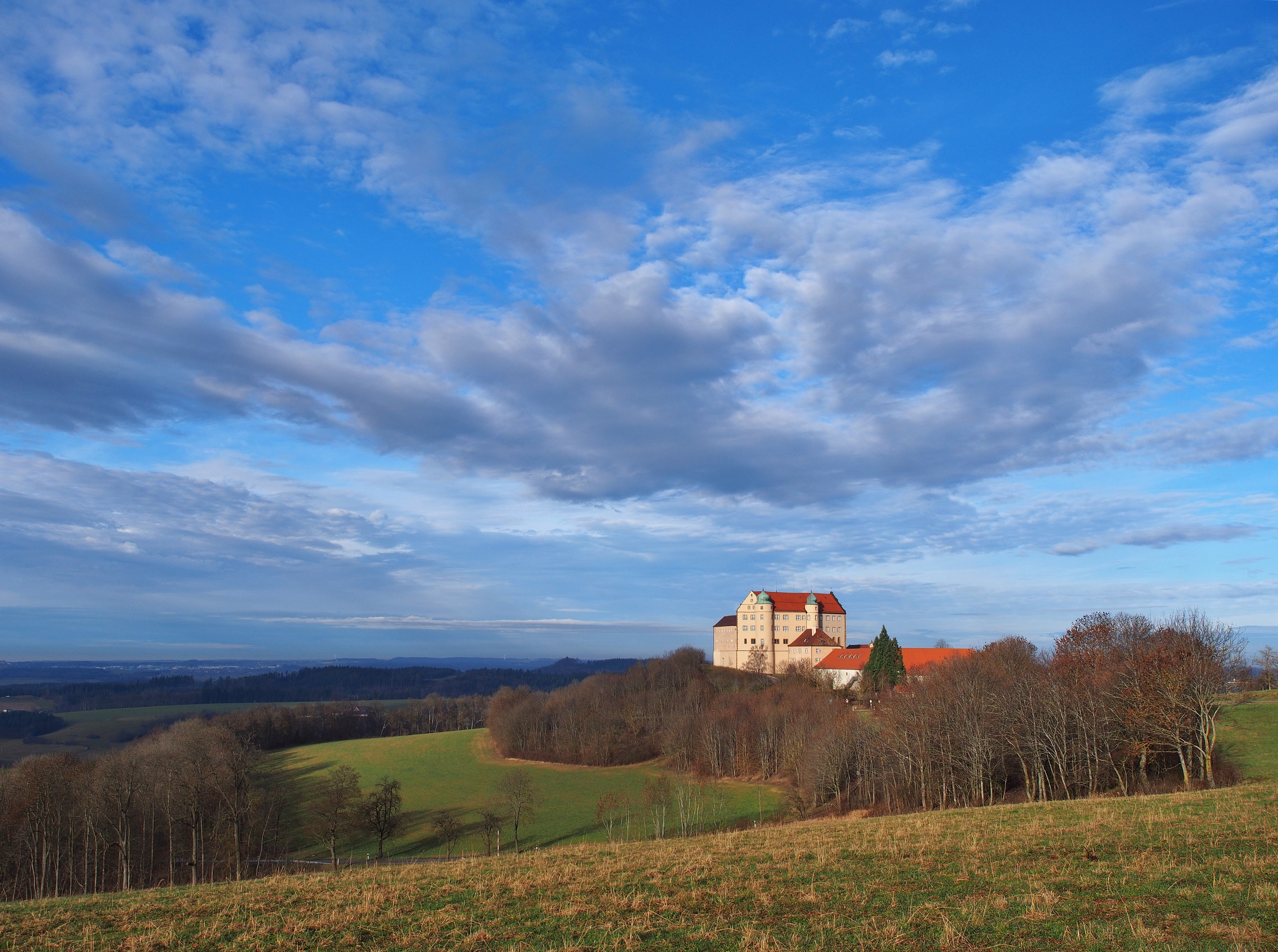 2014 Kapfenburg mit Himmel