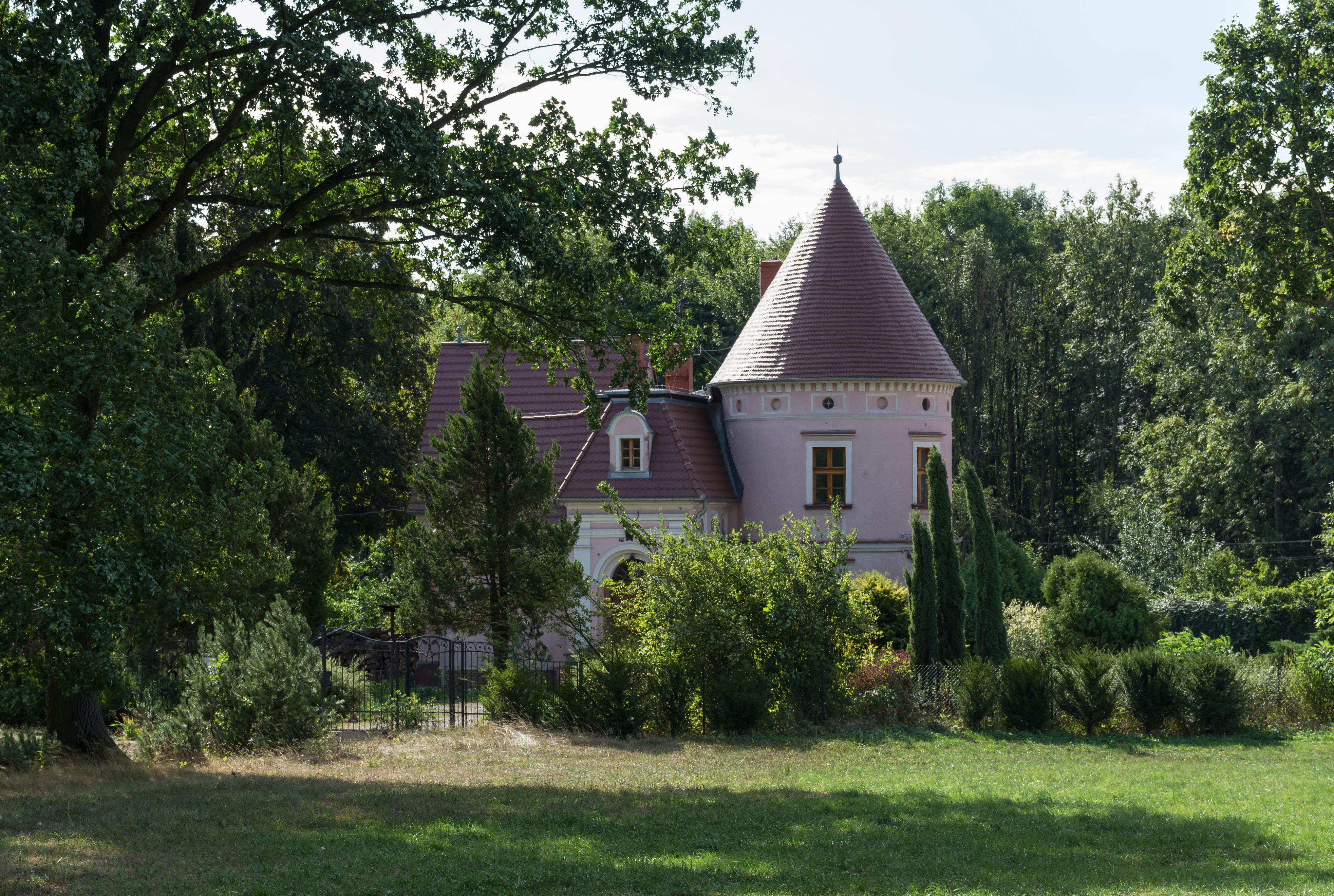 2015 Leśniczówka w Bożkowie 02