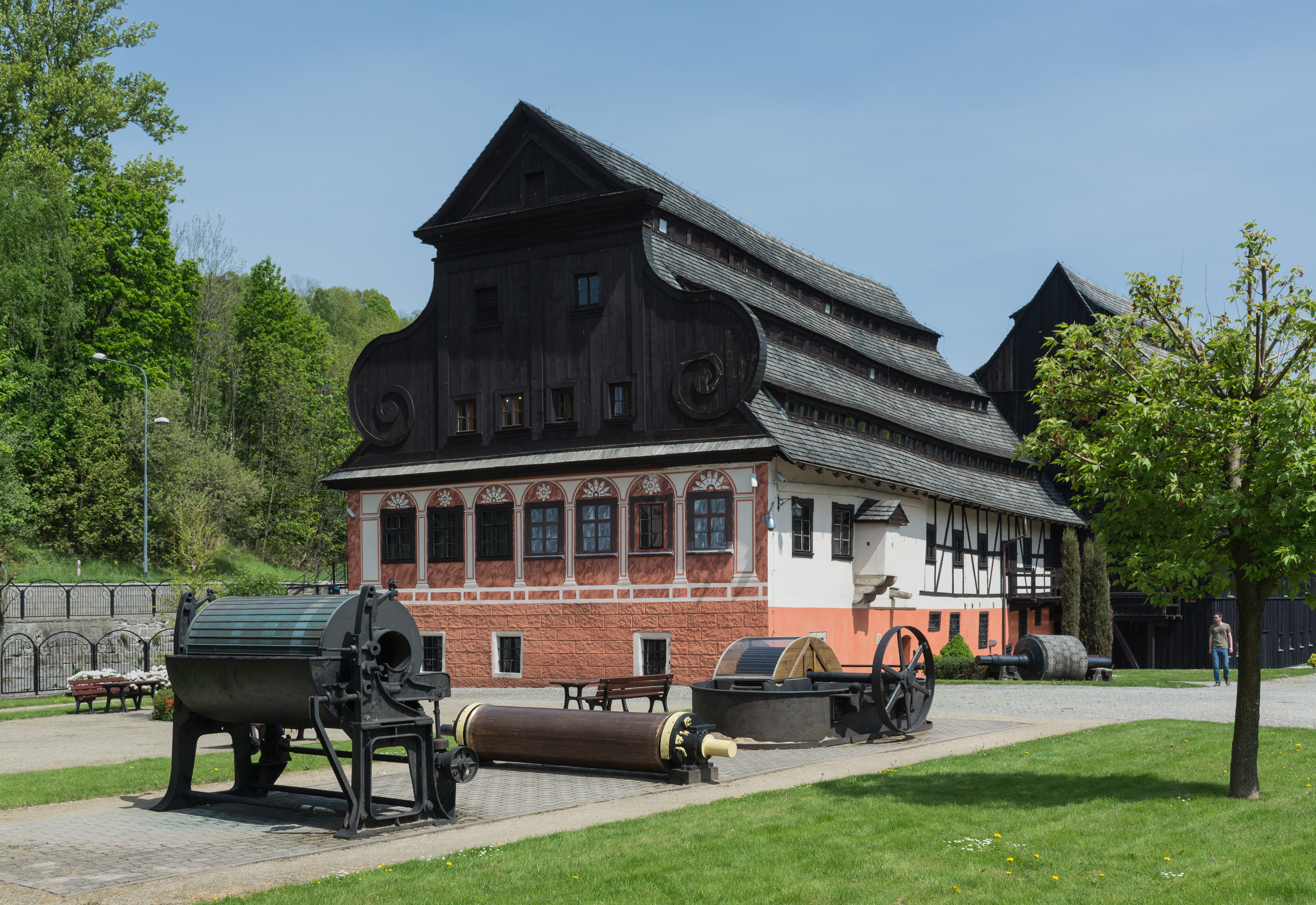 2015 Otoczenie papierni w Dusznikach-Zdroju 01